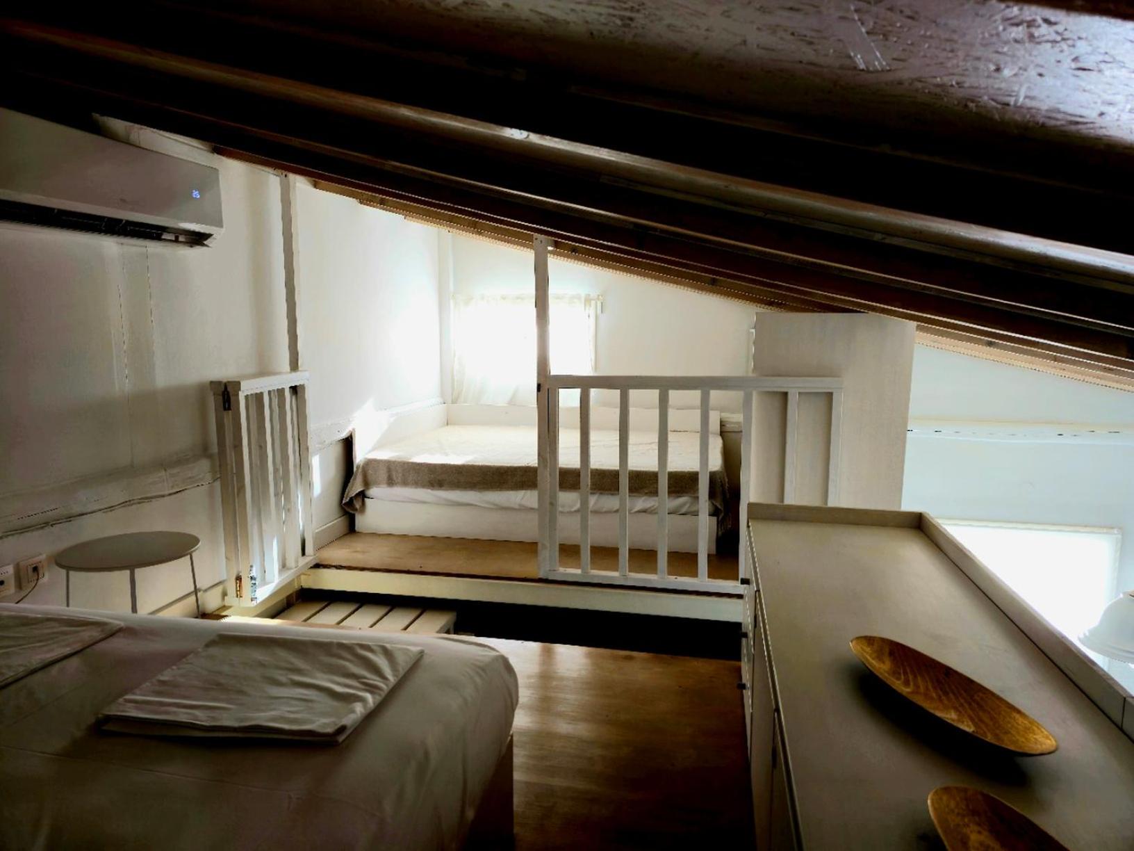 One-Bedroom House photo 1