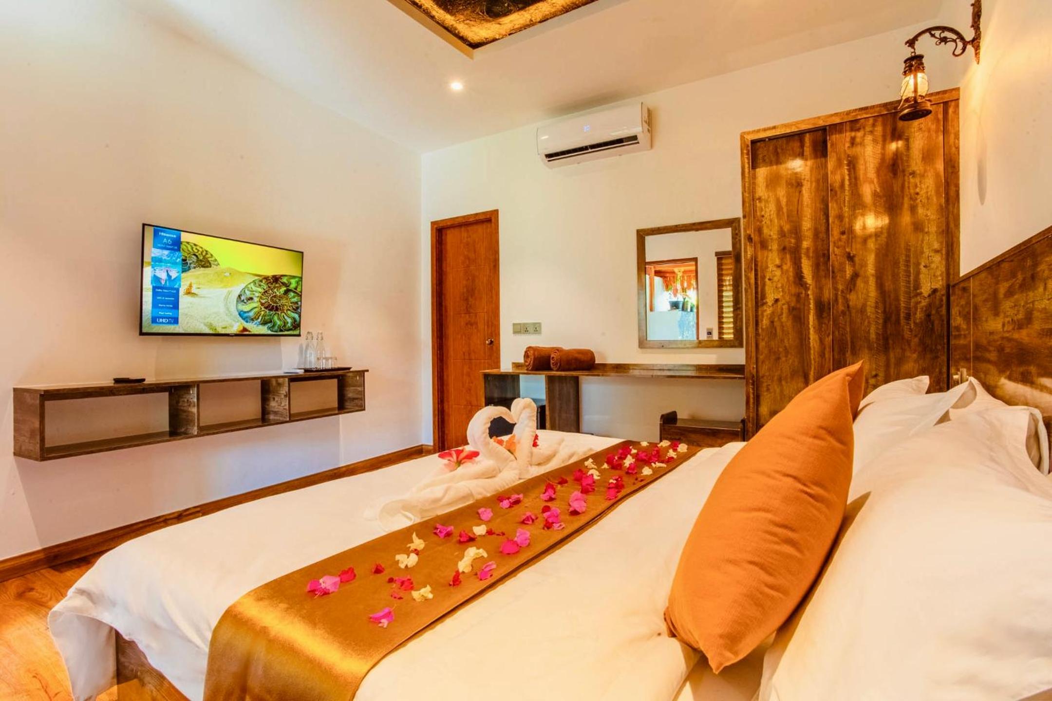 Deluxe Double or Twin Room with Garden View