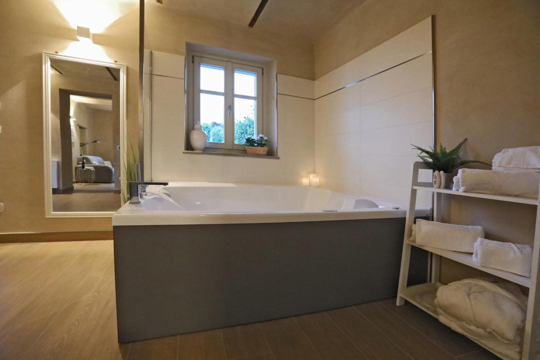 One-Bedroom Apartment with Spa Bath photo 2
