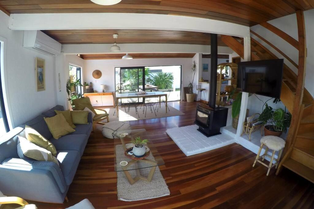 Three-Bedroom House photo 3