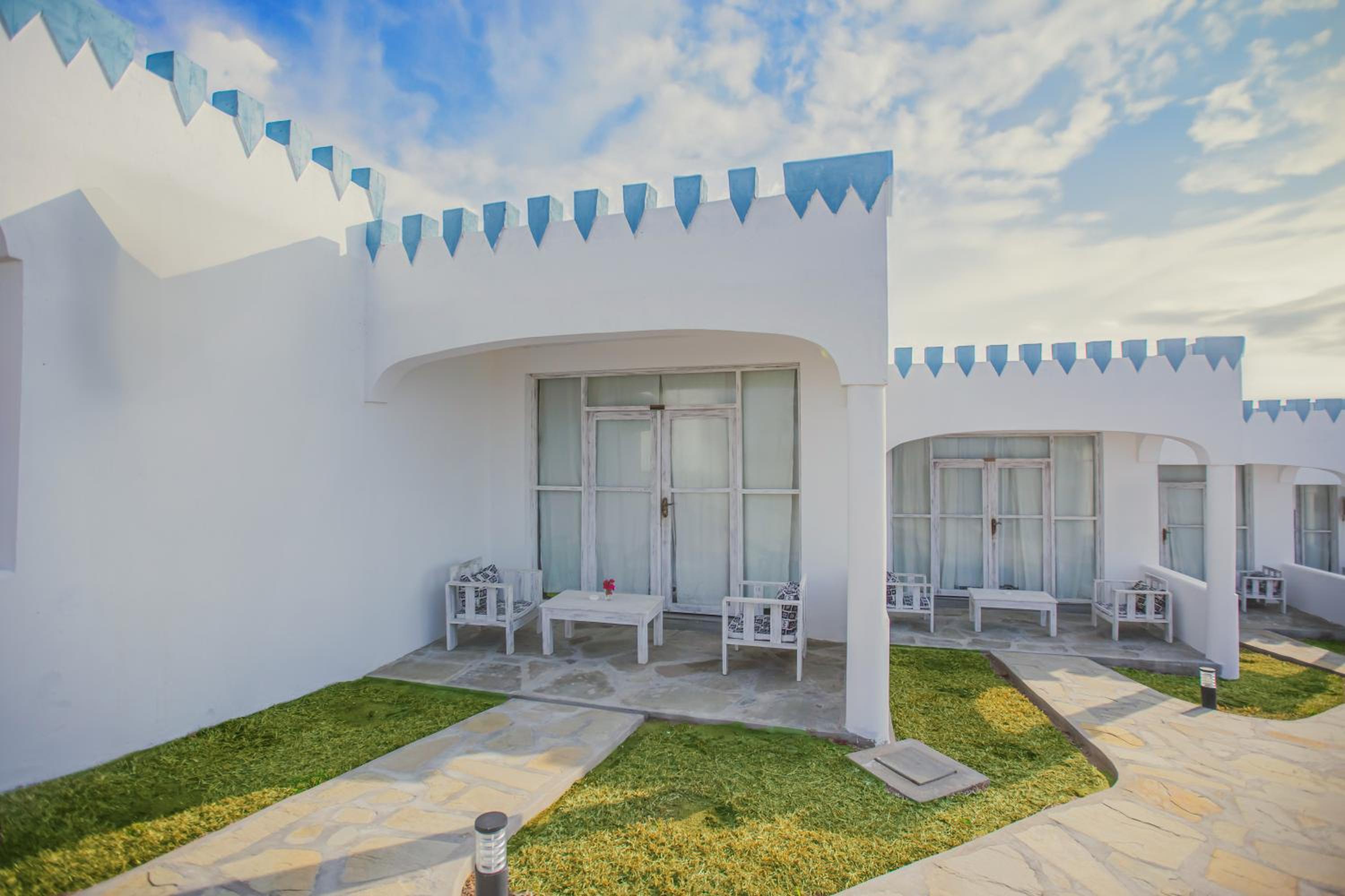 Deluxe Double Room with Sea View - Photo 3