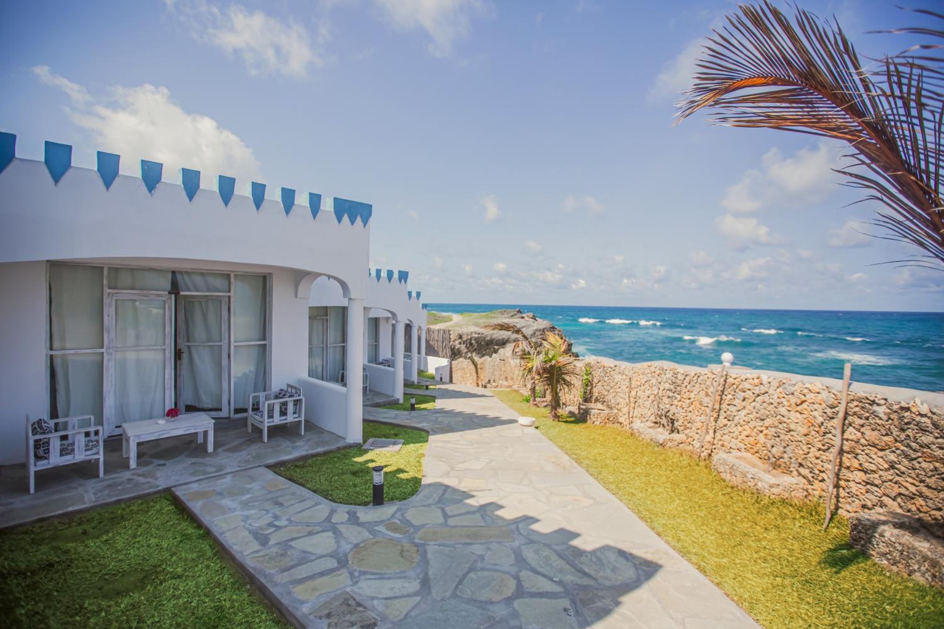 Deluxe Double Room with Sea View - Photo 4