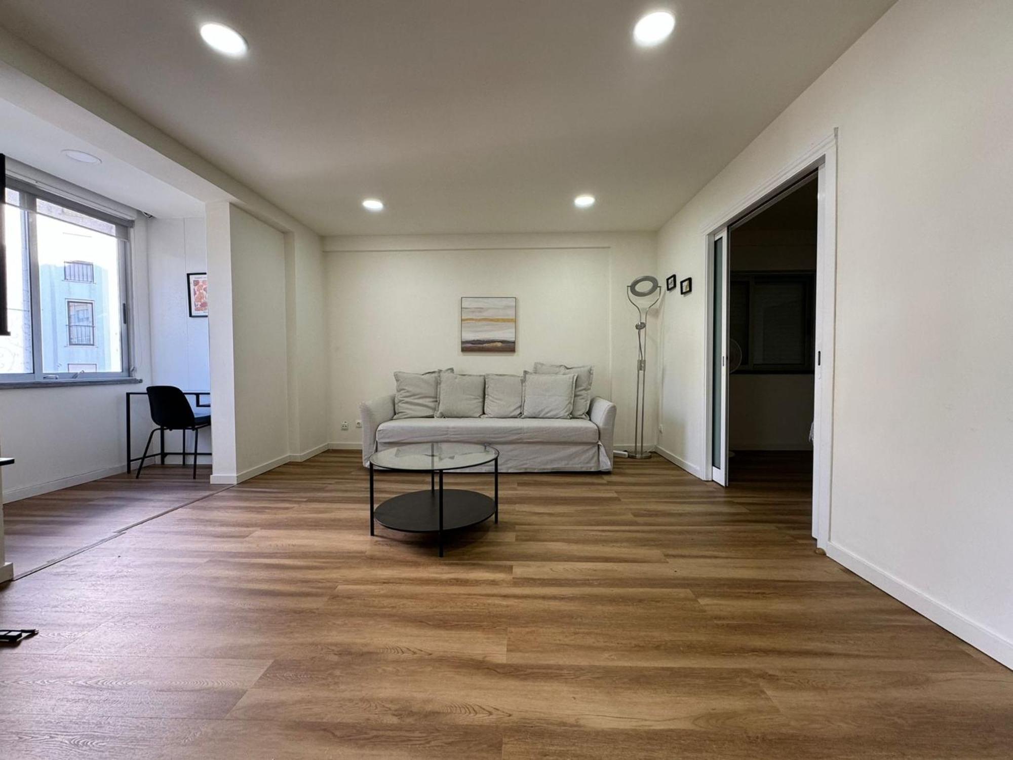 Superior One-Bedroom Apartment