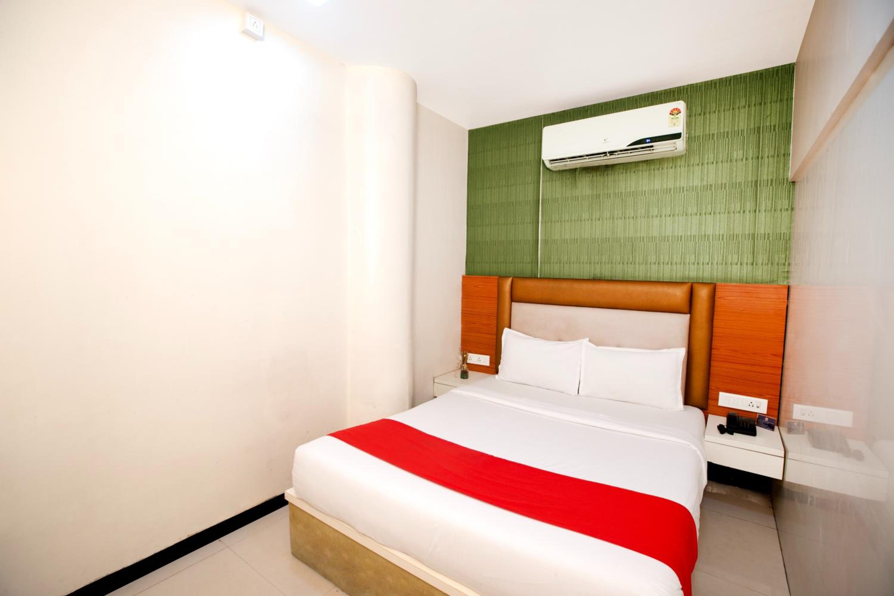 Classic Room - Photo 1