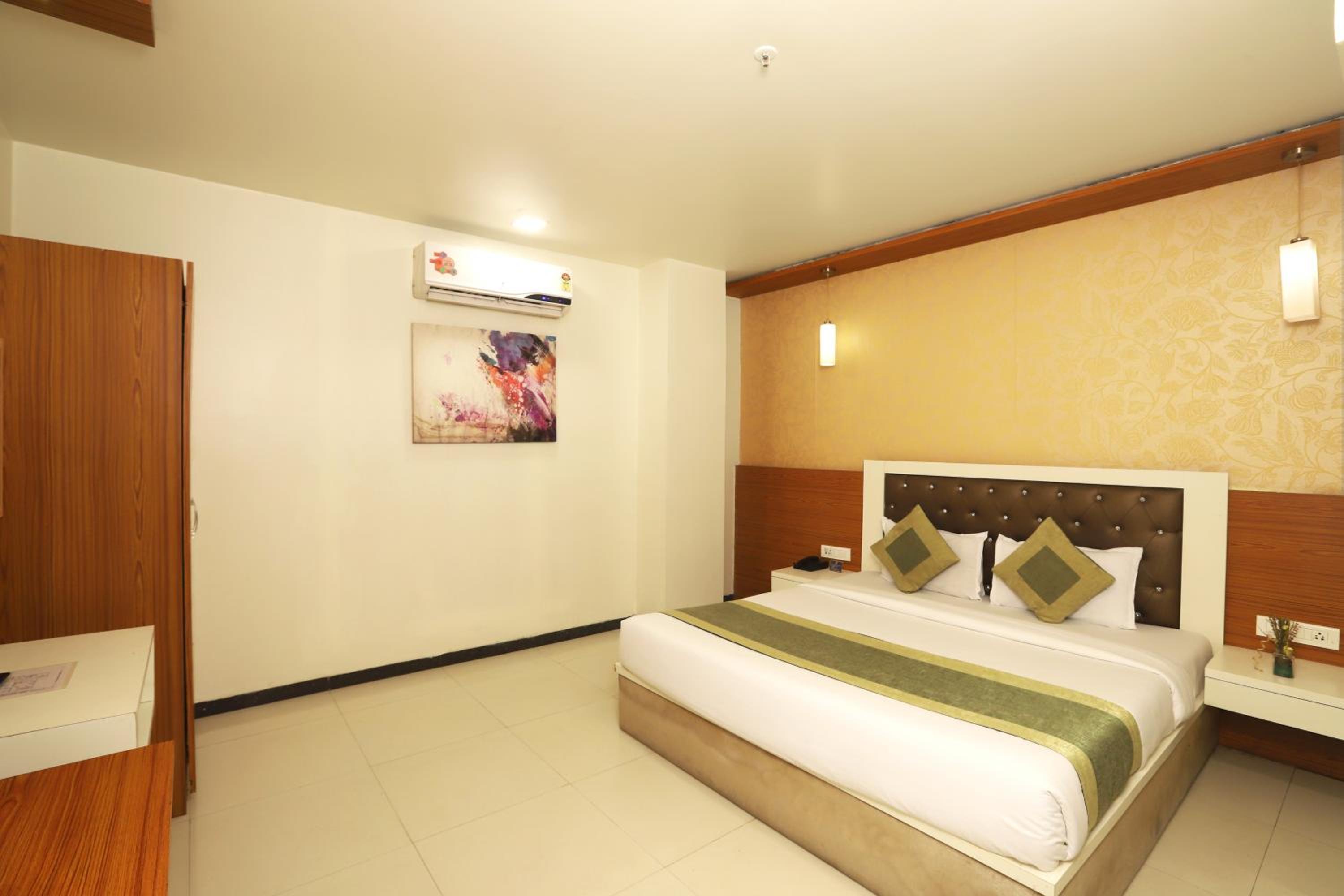 Deluxe Room - Photo 1