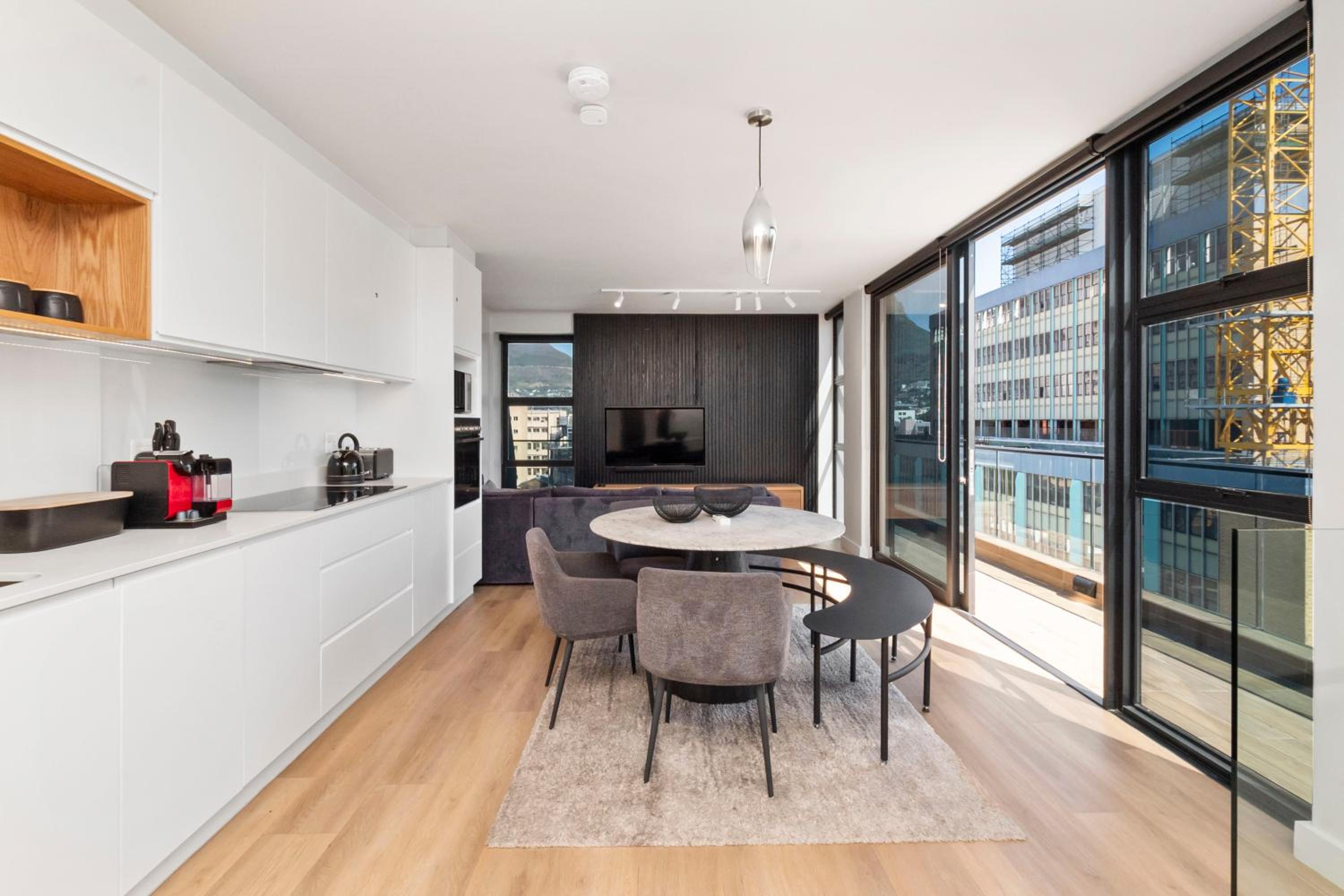 Penthouse Apartment - Photo 18