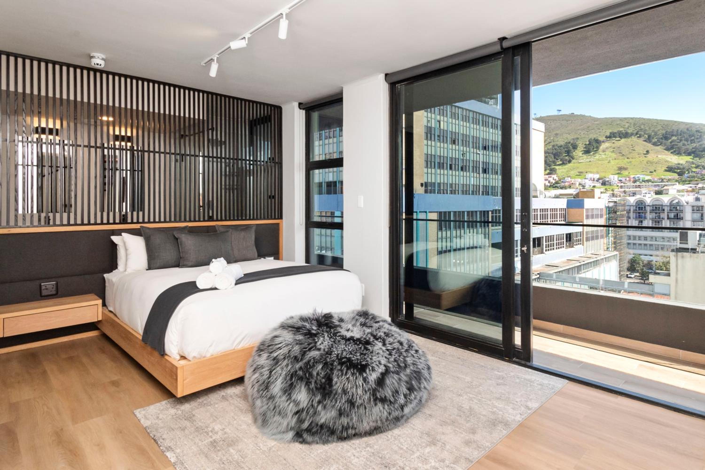 Penthouse Apartment - Photo 17