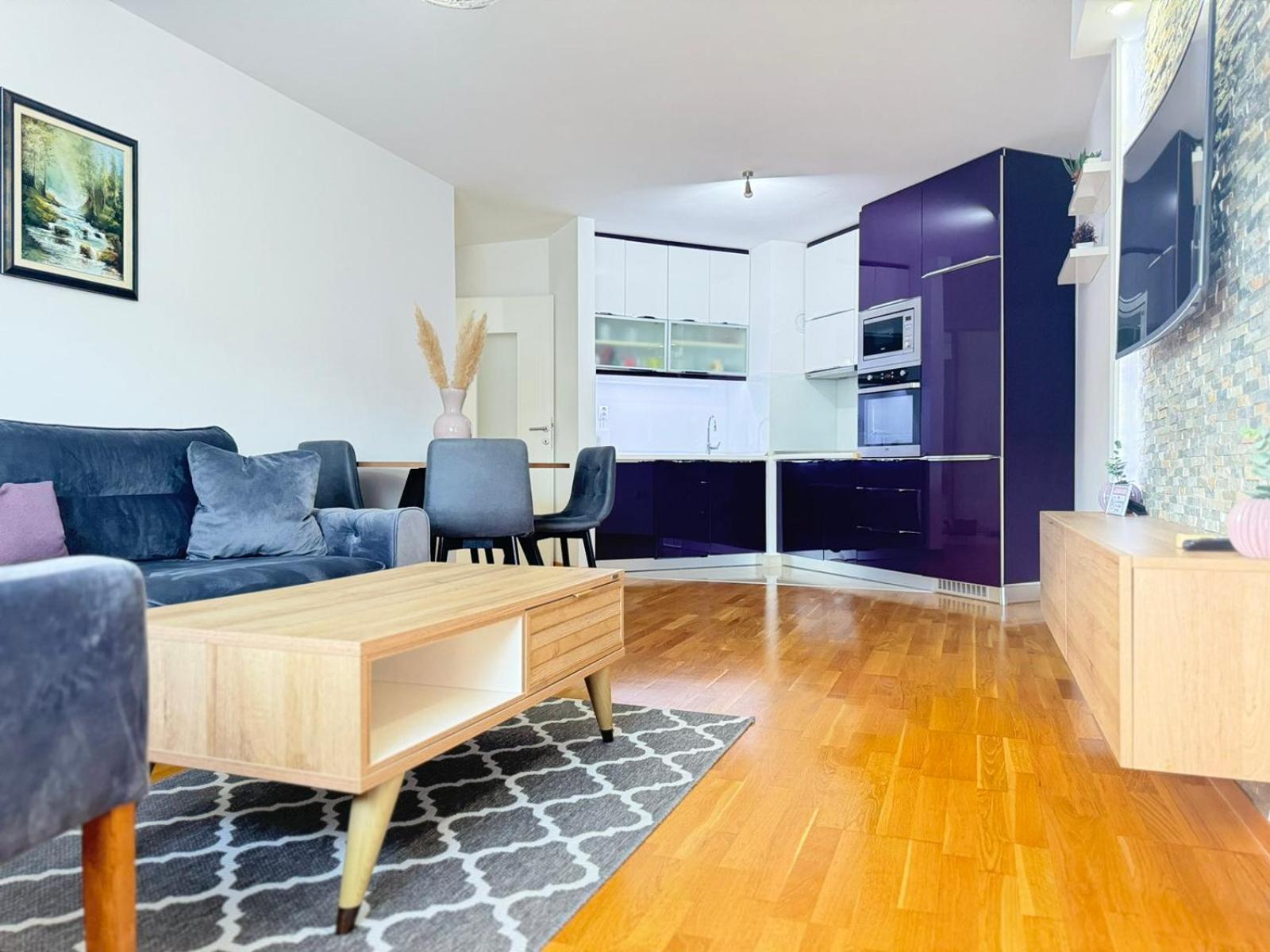 One-Bedroom Apartment photo 3