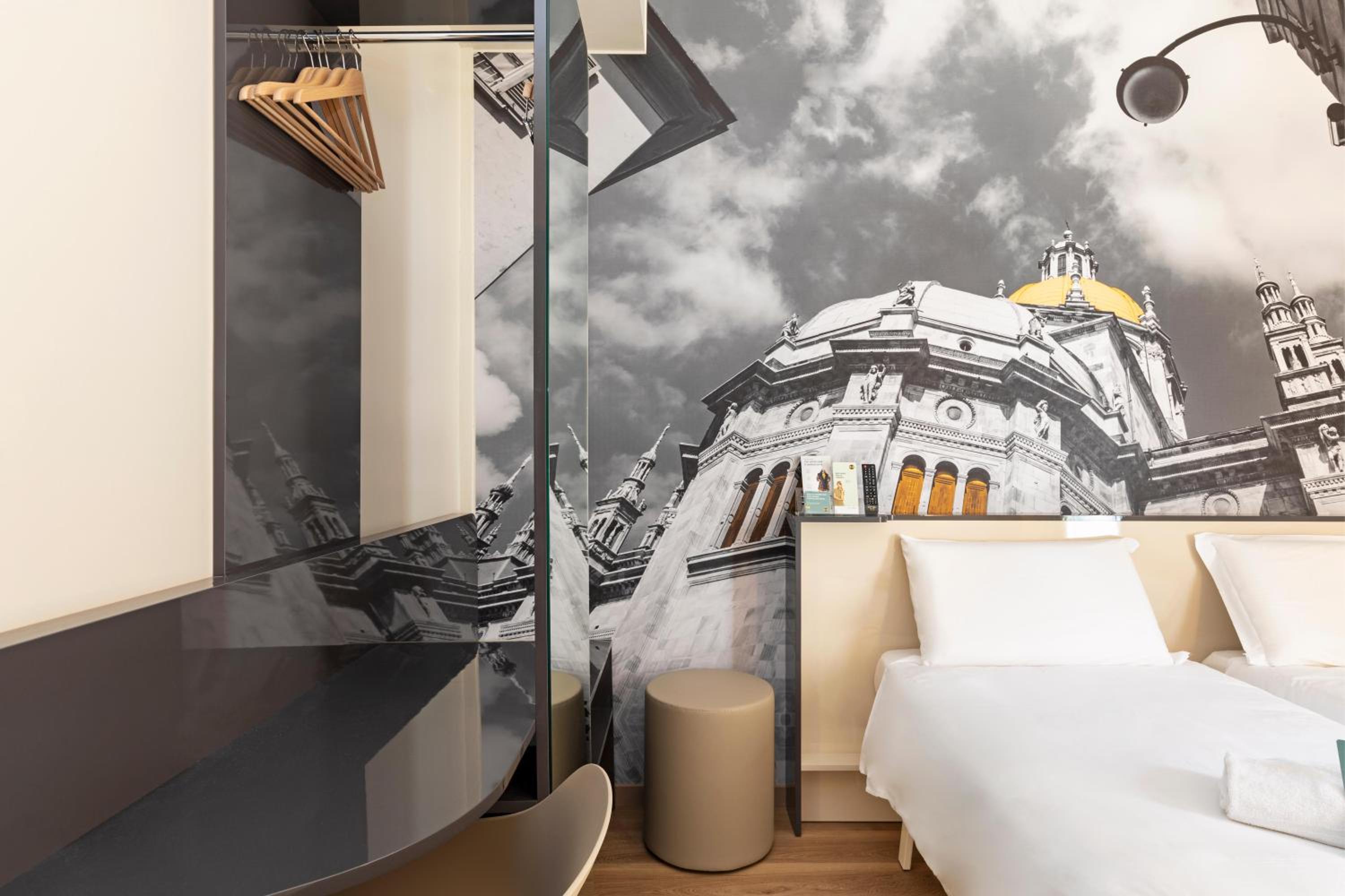 Twin Room - Photo 5
