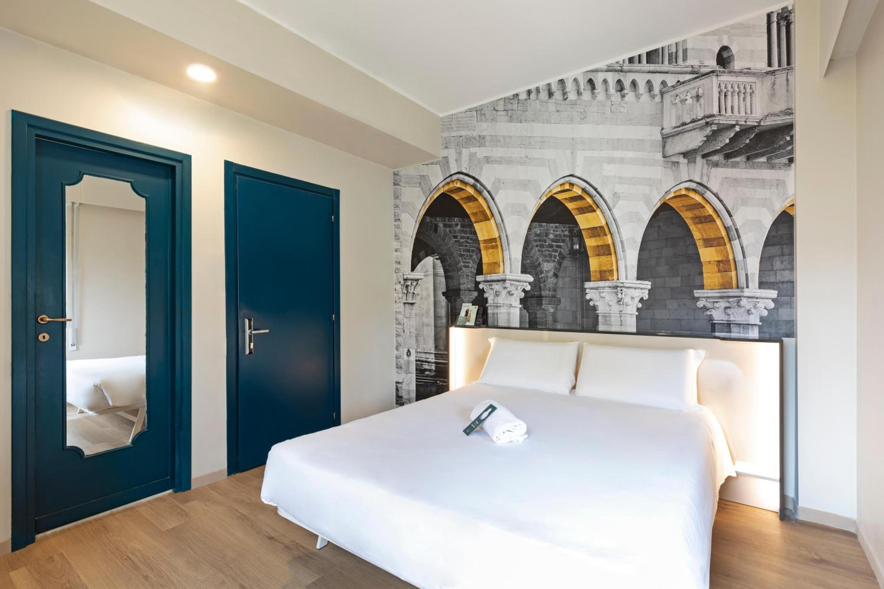 Double Room - Photo 6