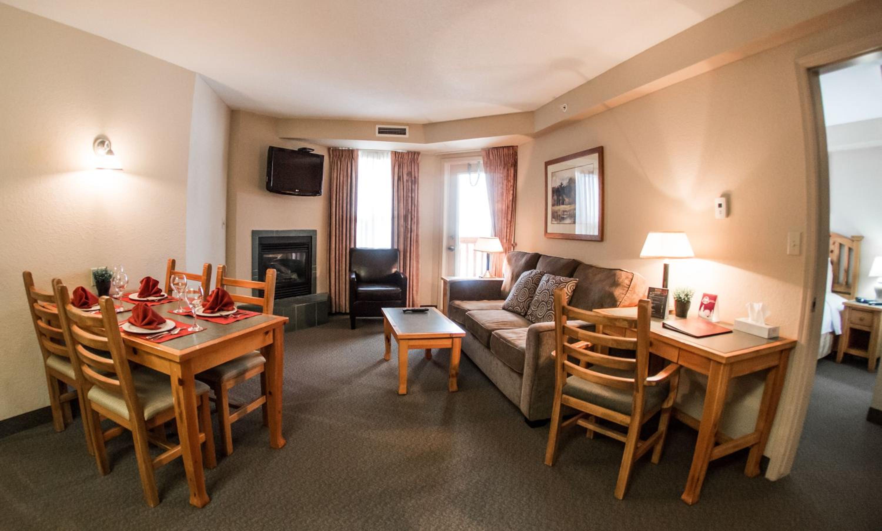 One-Bedroom Suite photo 1