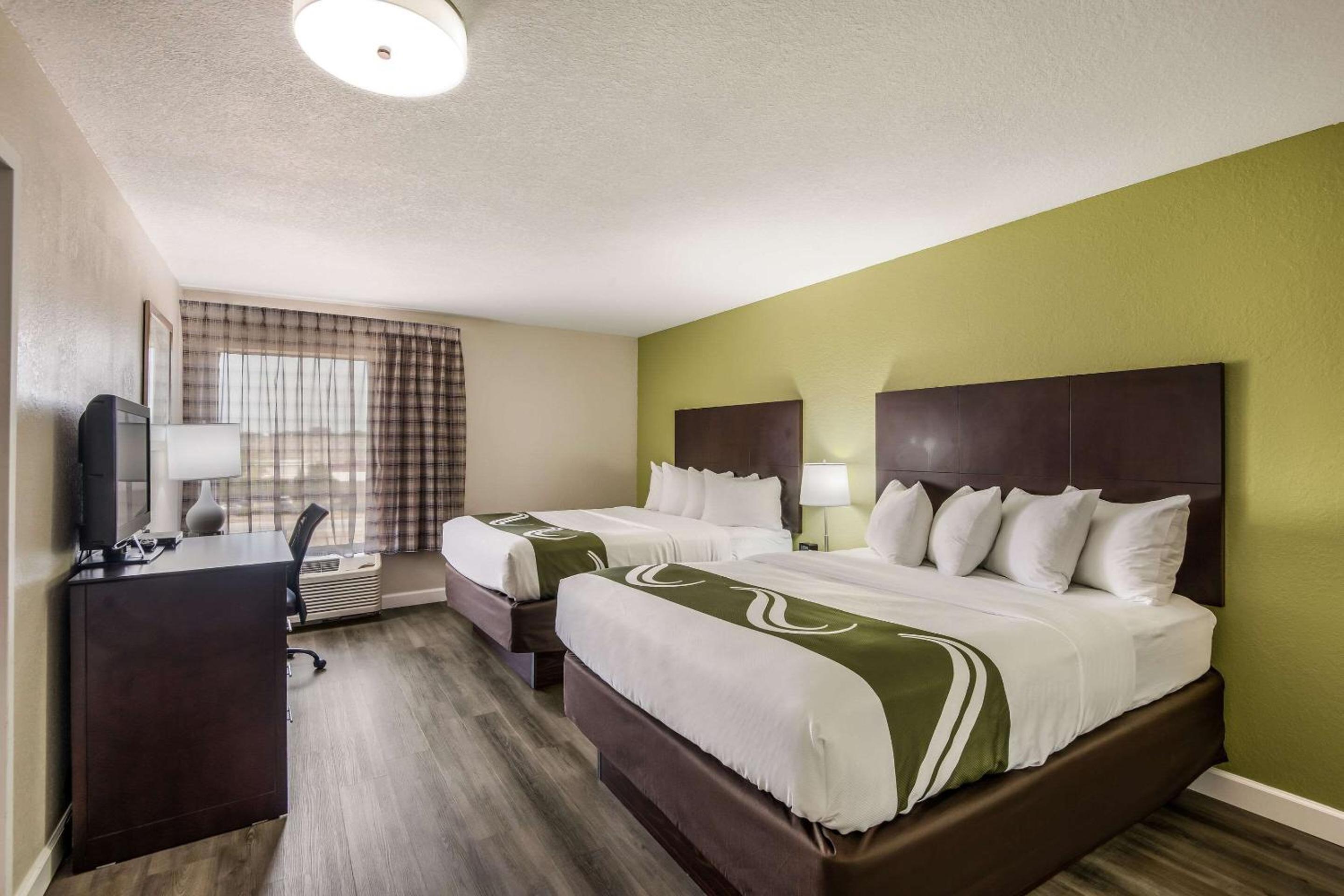 Superior Queen Suite with Two Queen Beds - Non-Smoking - Photo 3