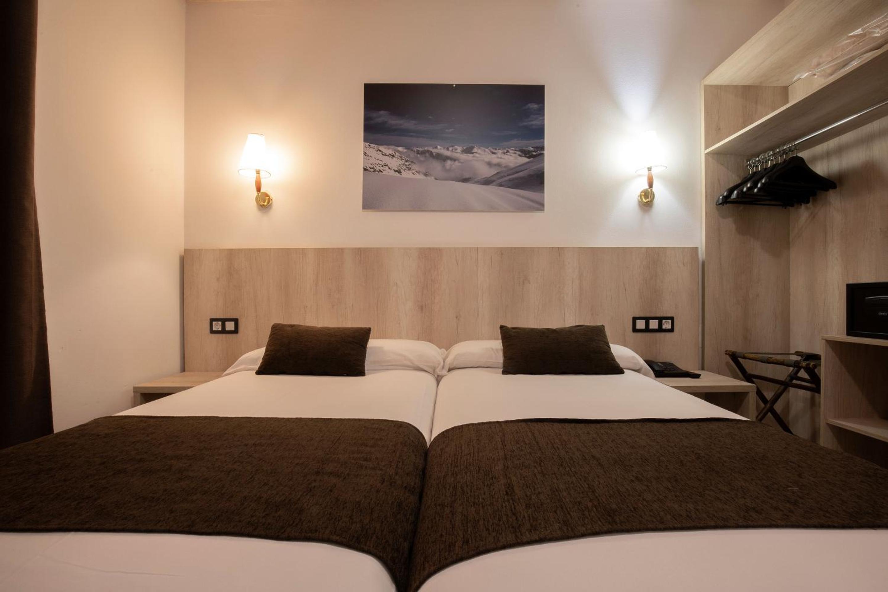 Interior Triple Room photo 2