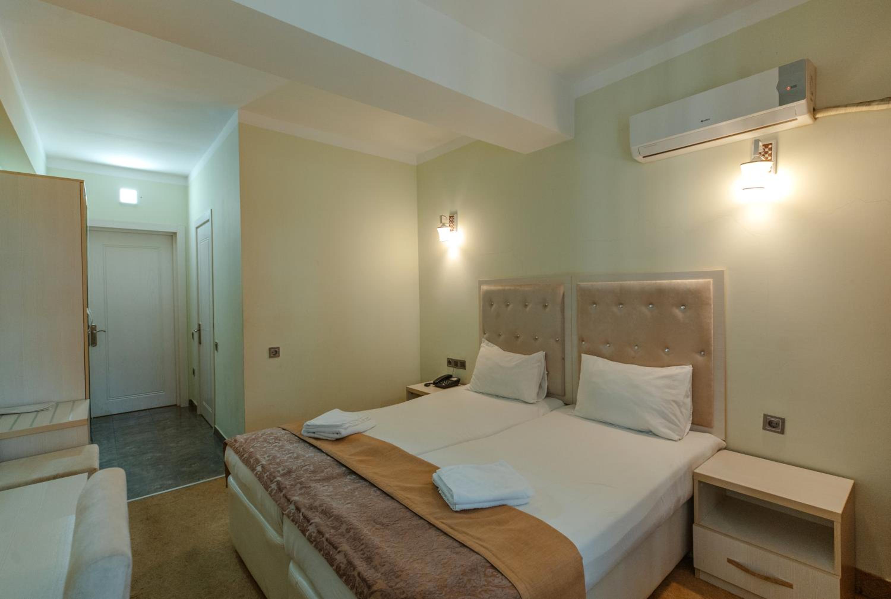 Double or Twin Room with Sea View photo 1