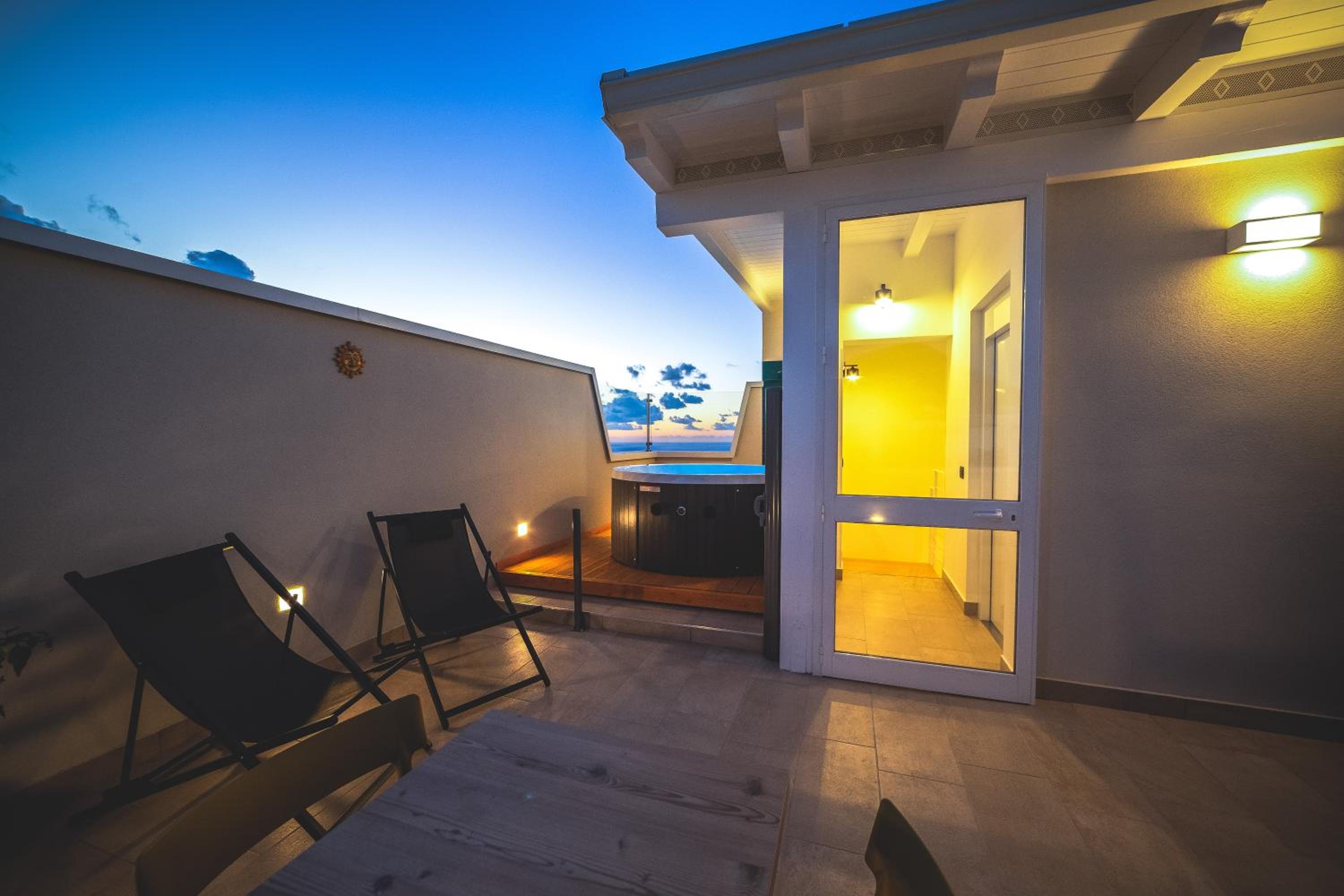 Superior Double or Twin Room with Mountain View photo 3