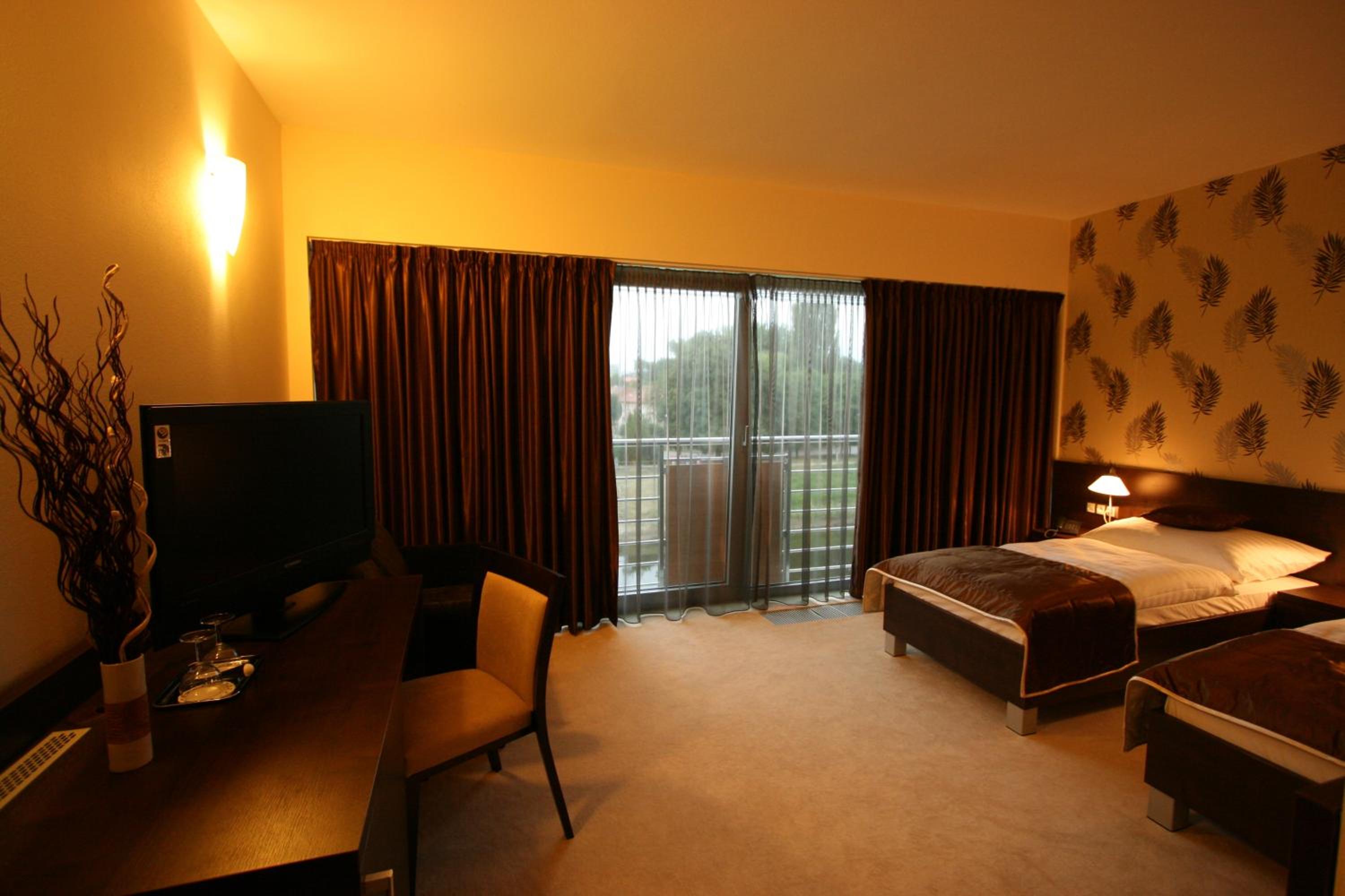 Superior Double or Twin Room - Photo 5