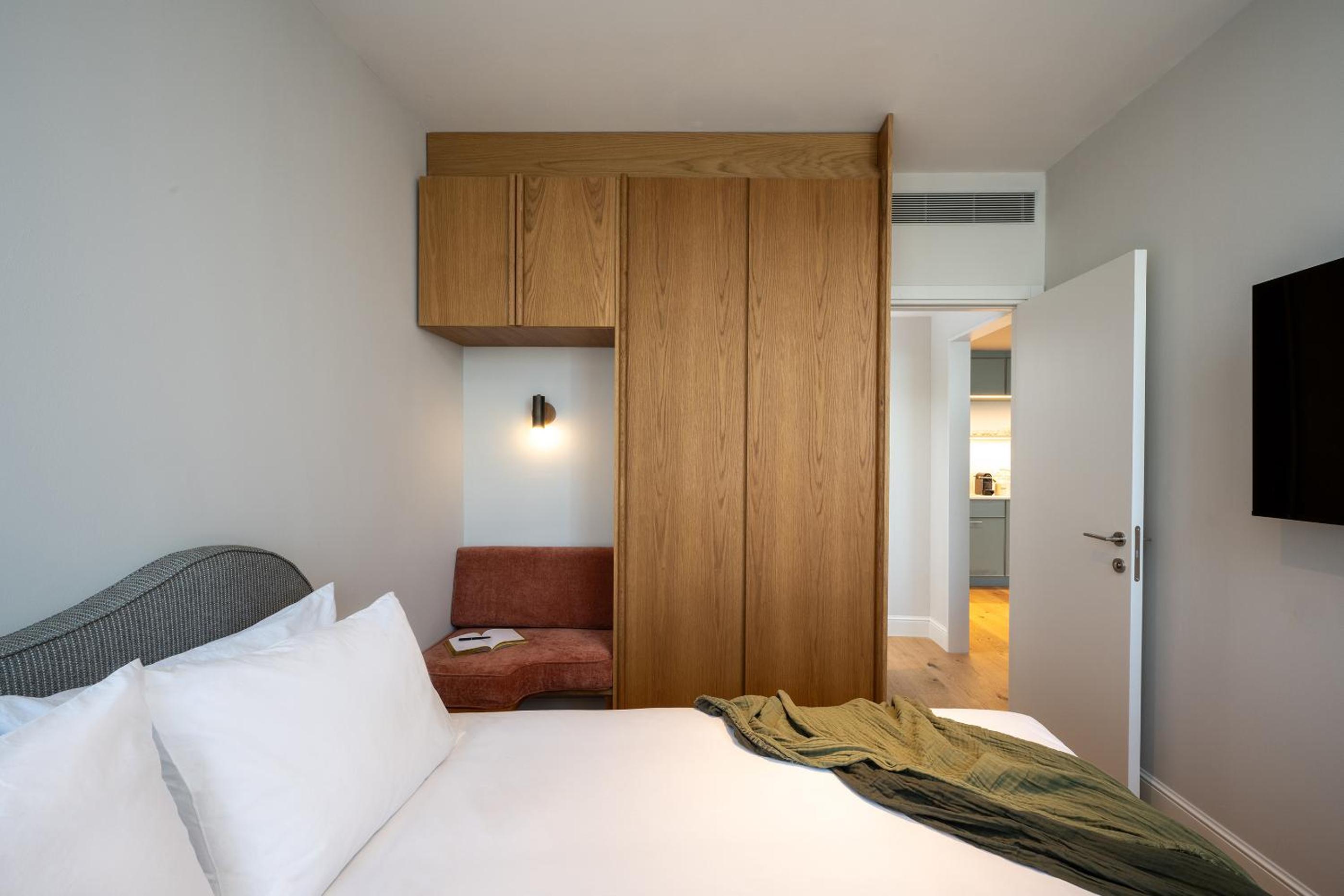 One-Bedroom Apartment - Photo 11