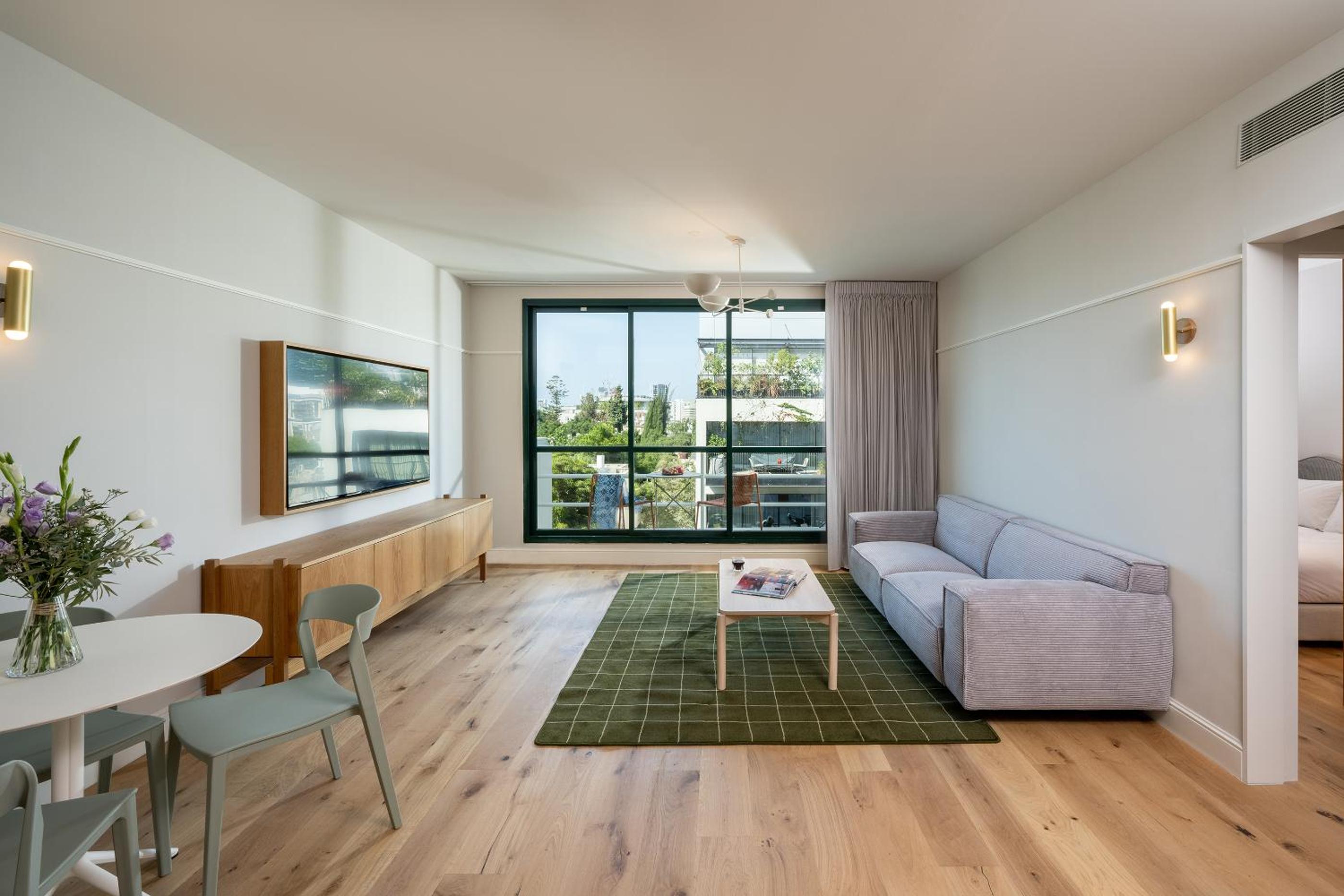 One-Bedroom Apartment with Balcony - Photo 11