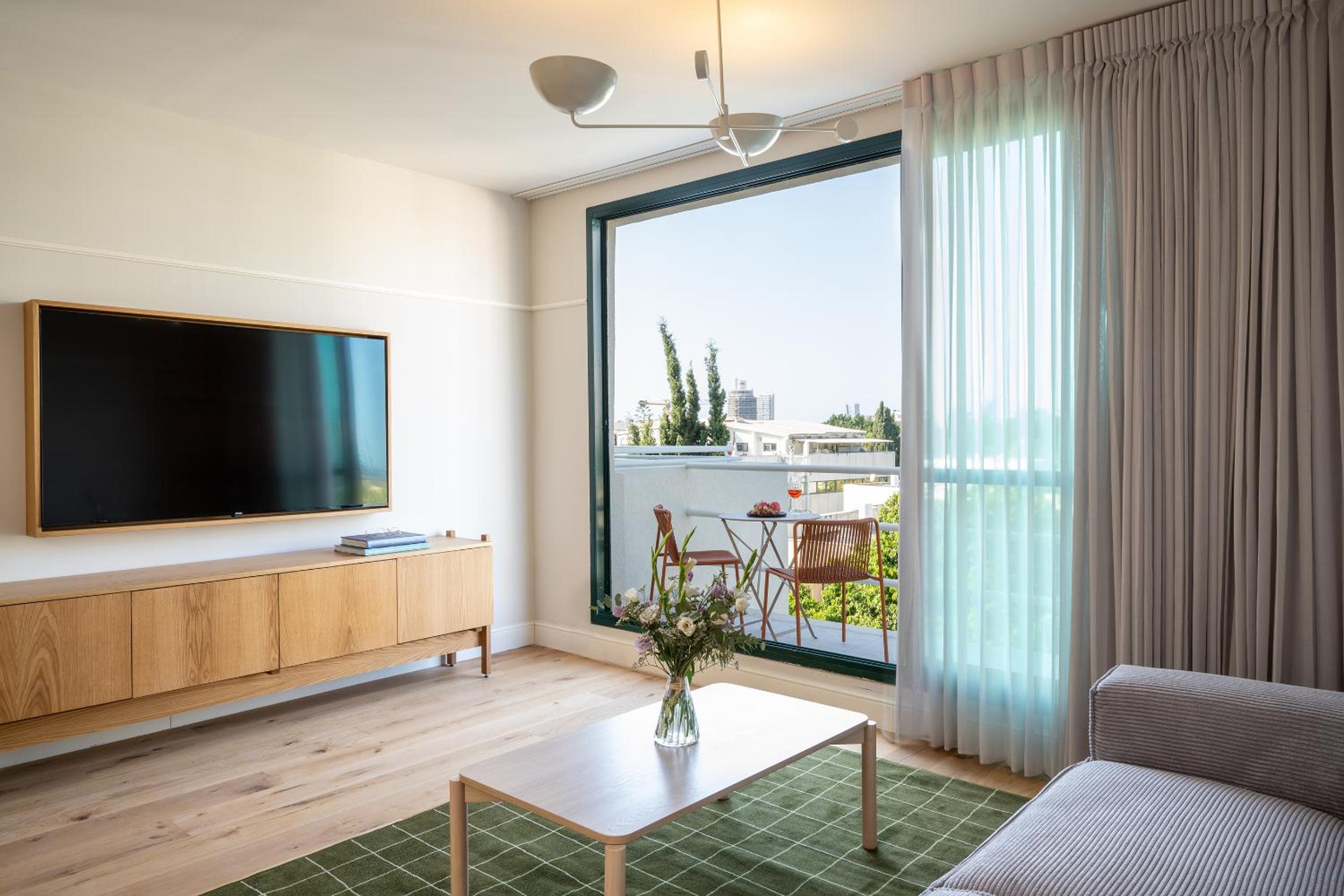 One-Bedroom Apartment with Balcony - Photo 2