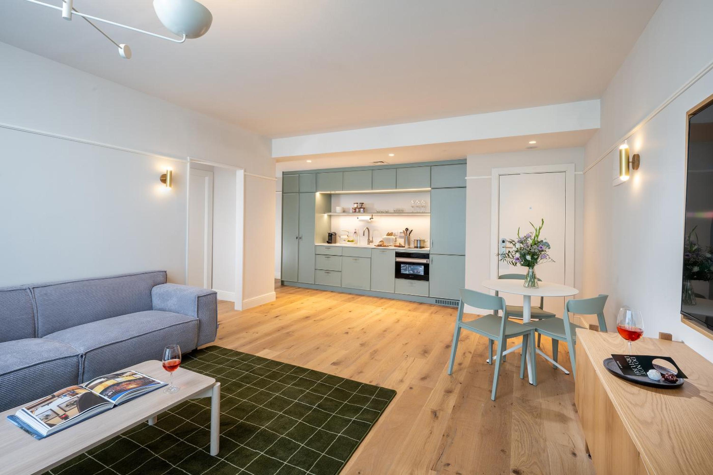 One-Bedroom Apartment - Photo 12
