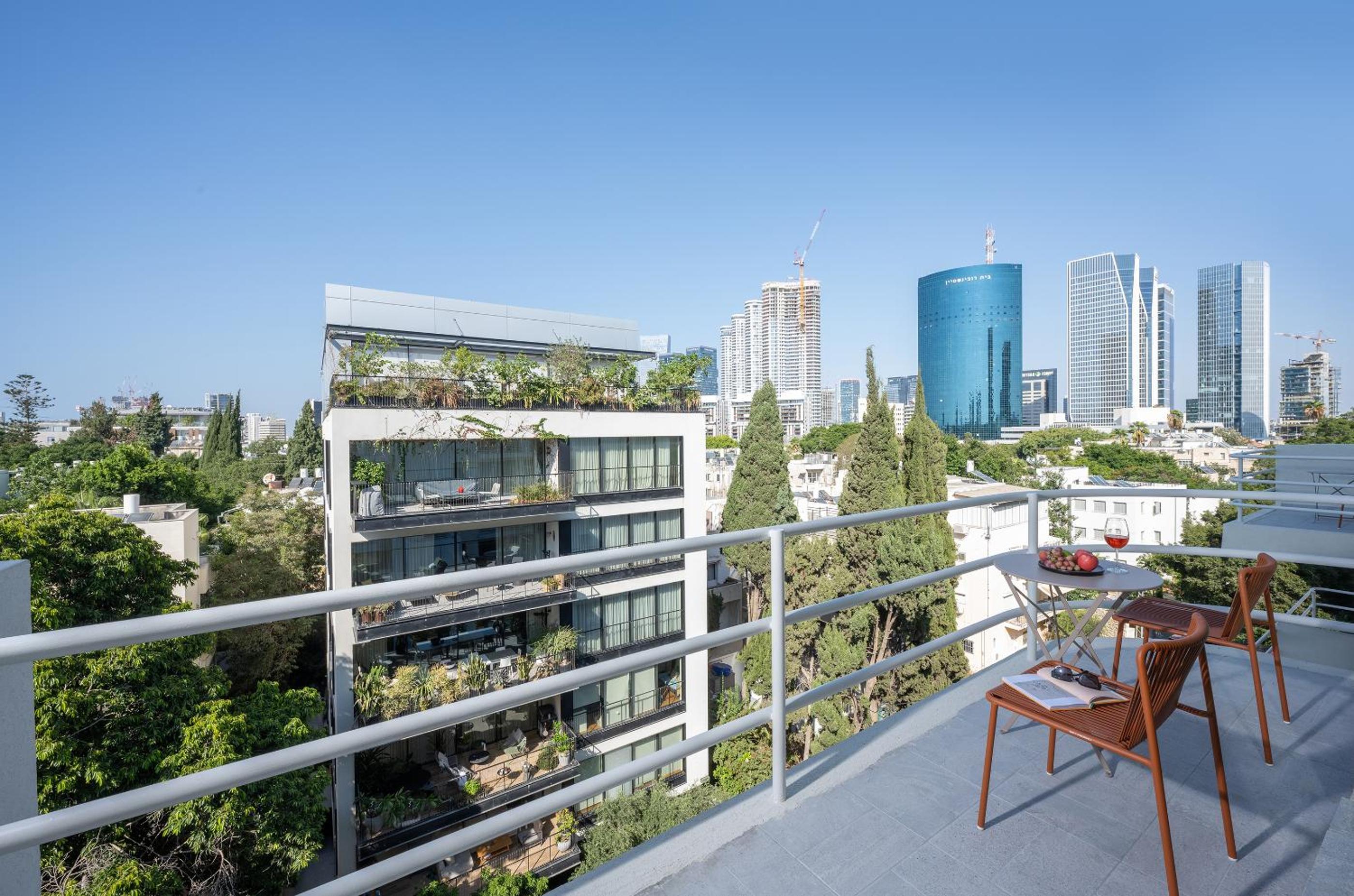 One-Bedroom Apartment with Balcony - Photo 12