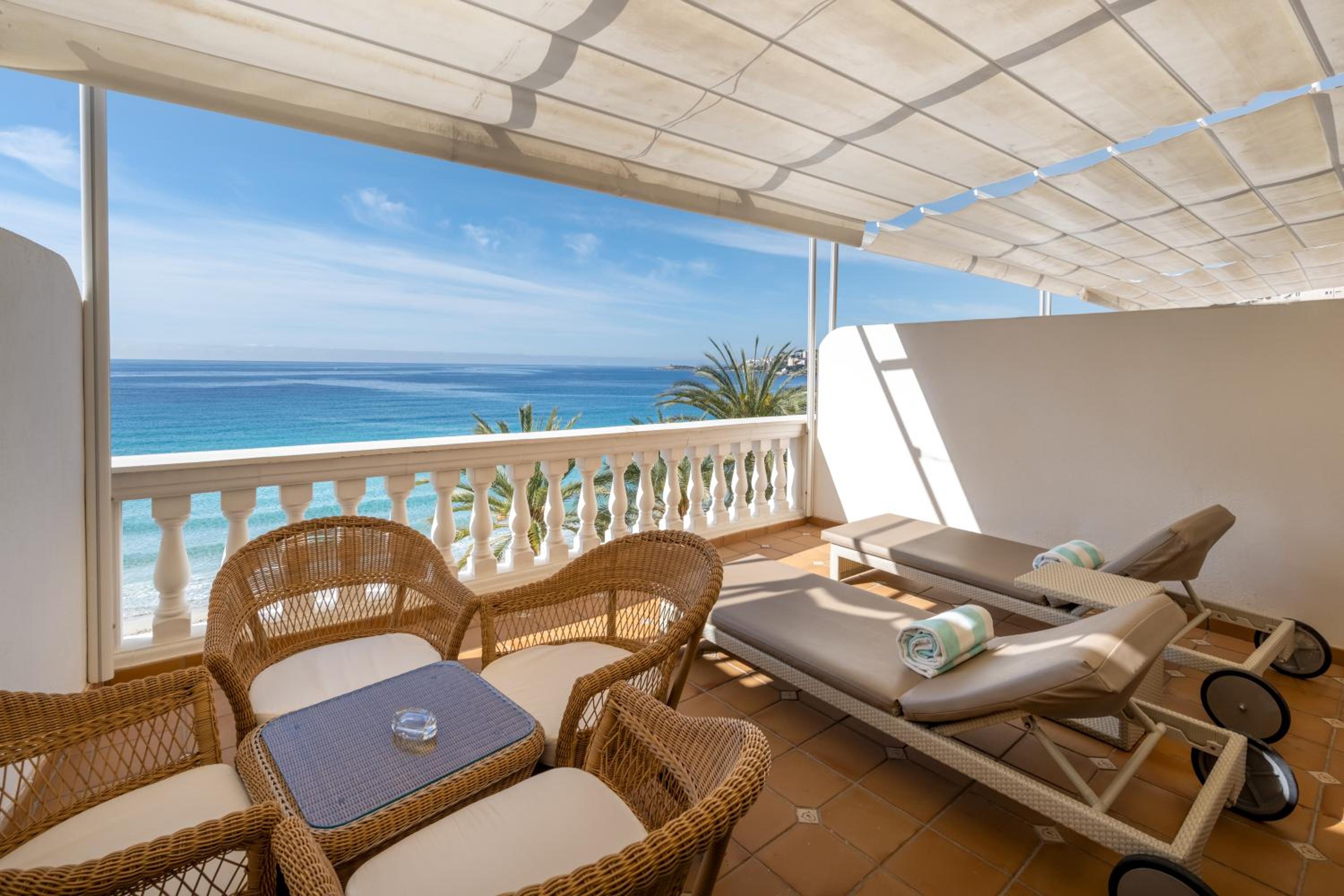 Suite Junior con vista al mar.