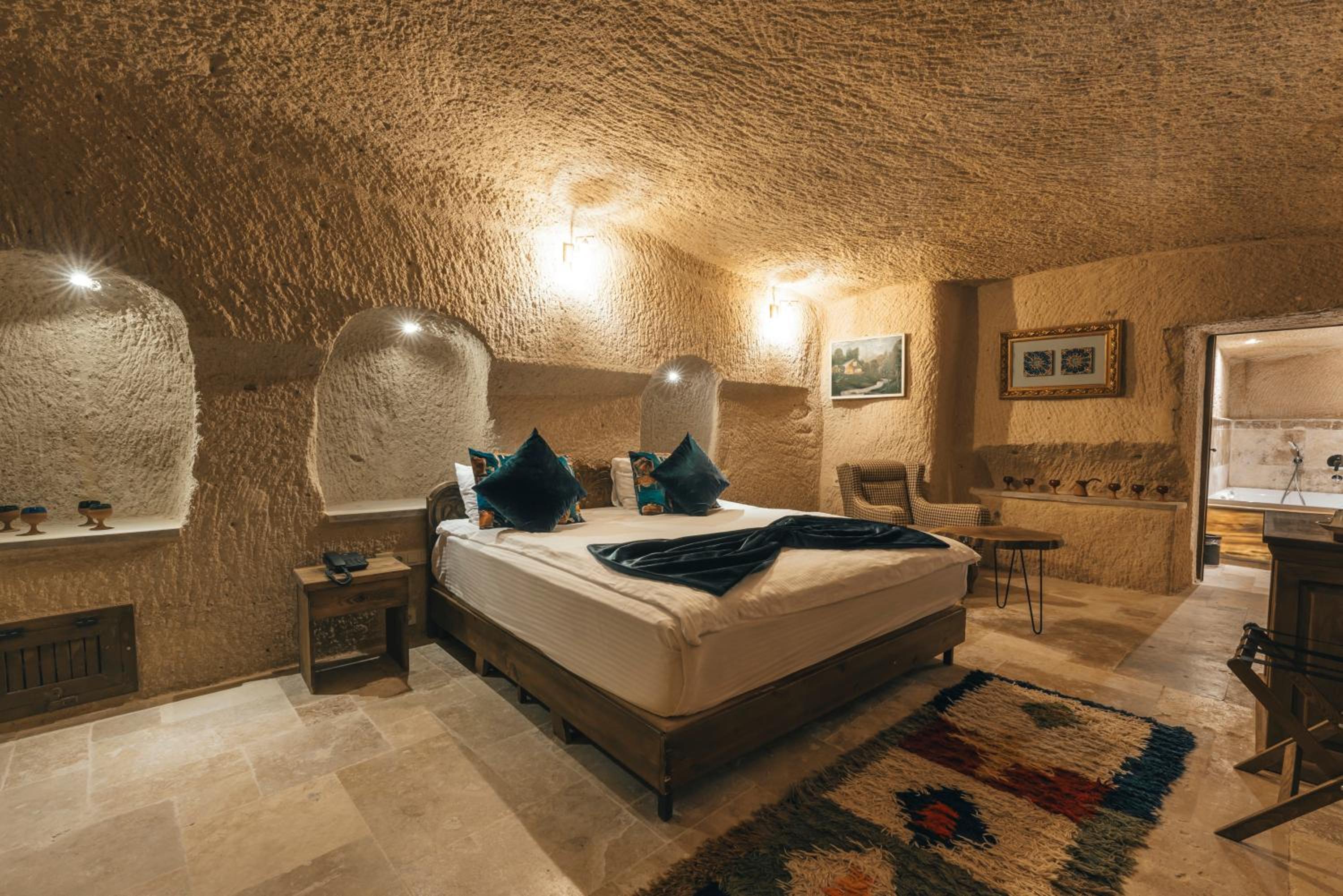 Superior Queen Room - Photo 8
