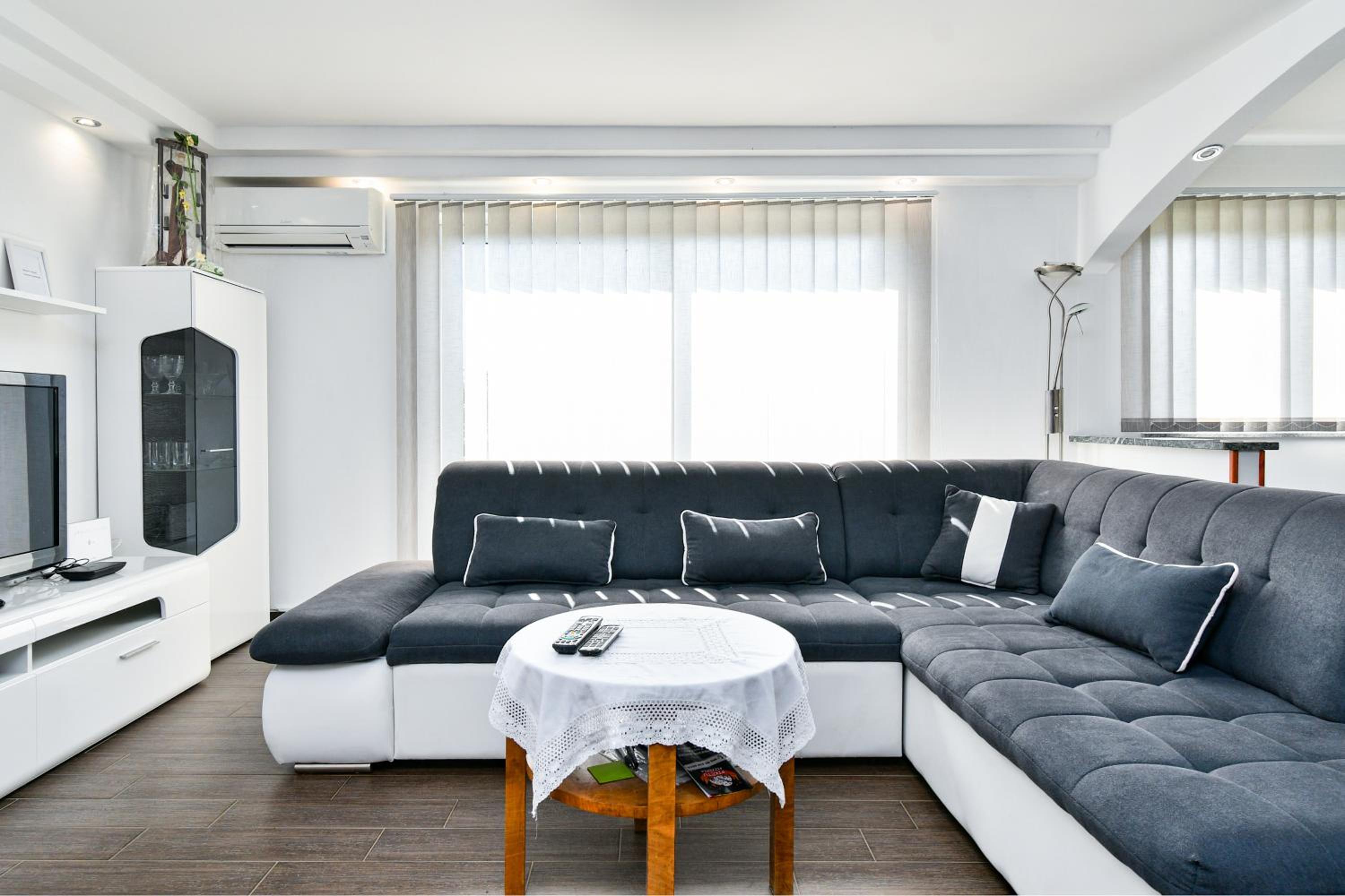 One-Bedroom Apartment - Photo 16