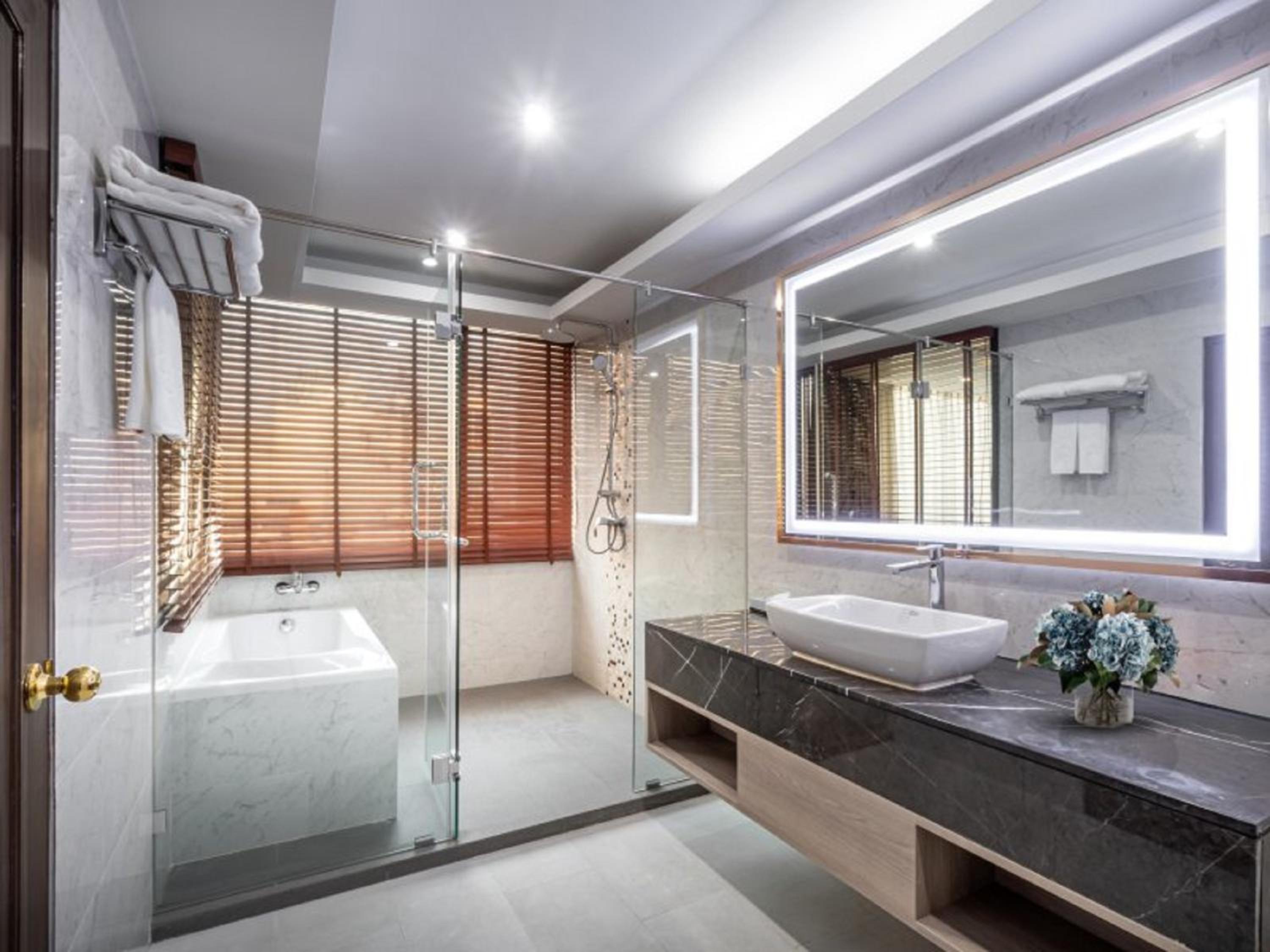 One-Bedroom Twin Suite photo 3