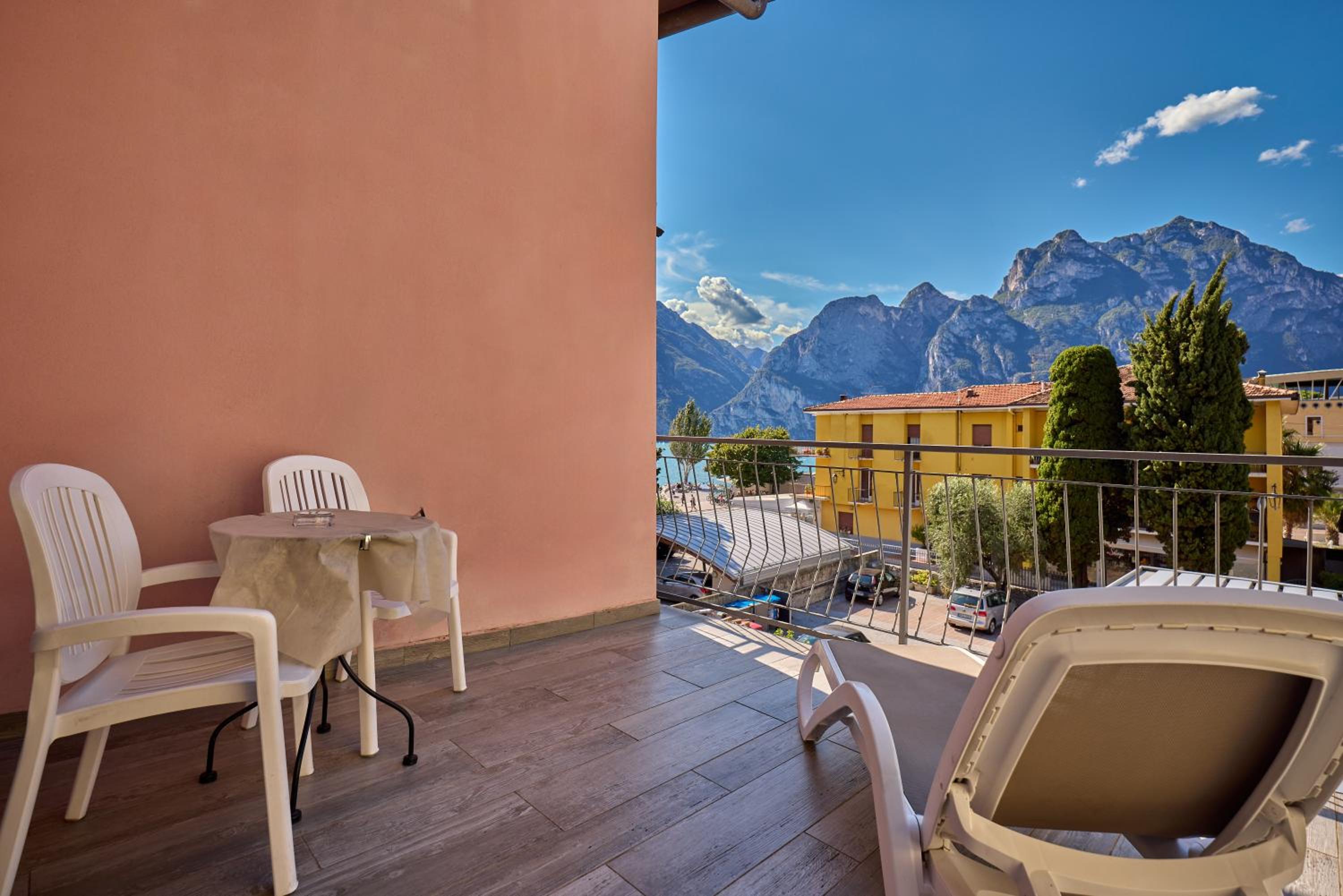 Double Room with Balcony photo 3