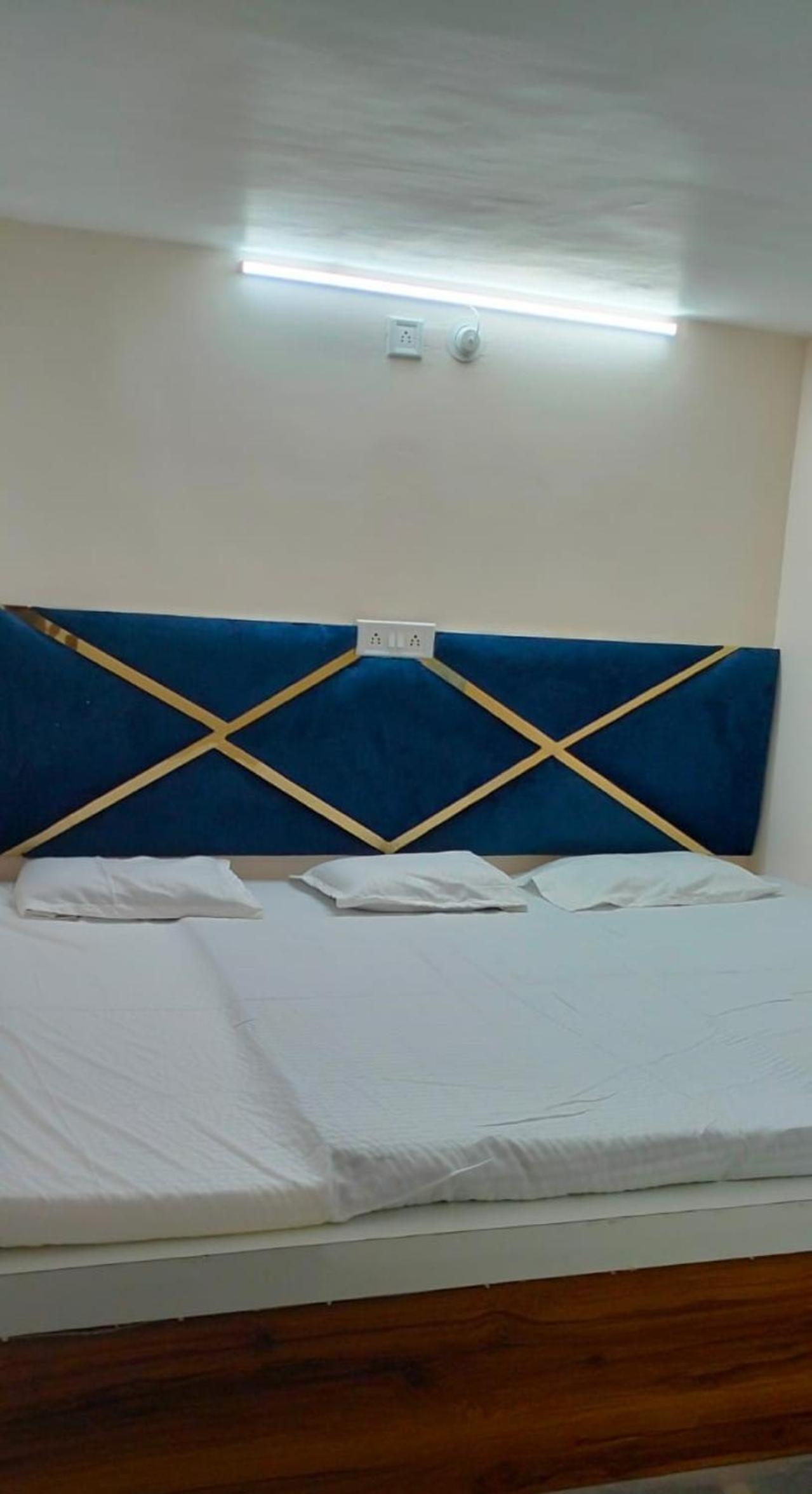 Comfort Triple Room with Shower photo 1