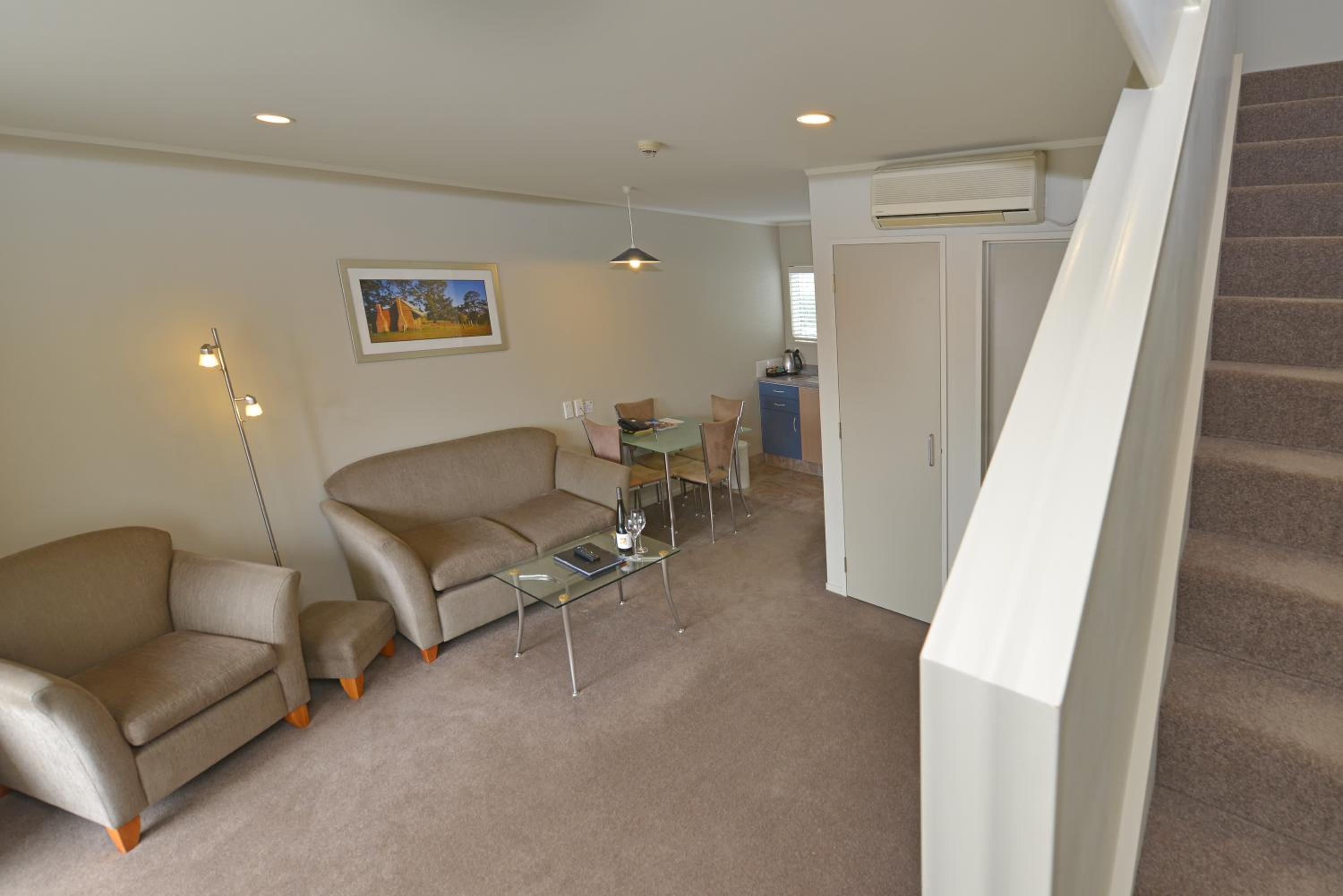 One Bedroom Family Apartment  photo 3