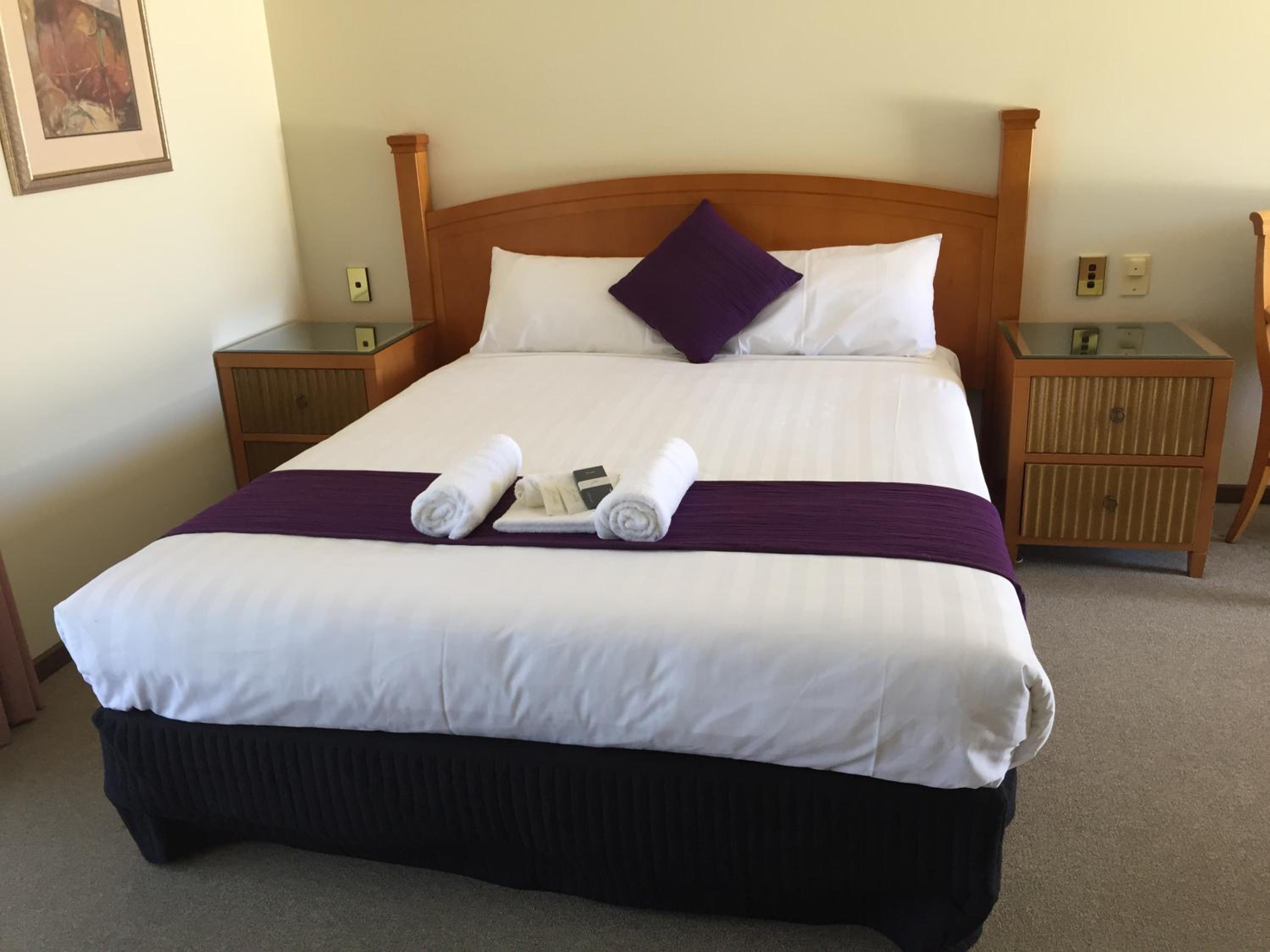 Deluxe Queen Room