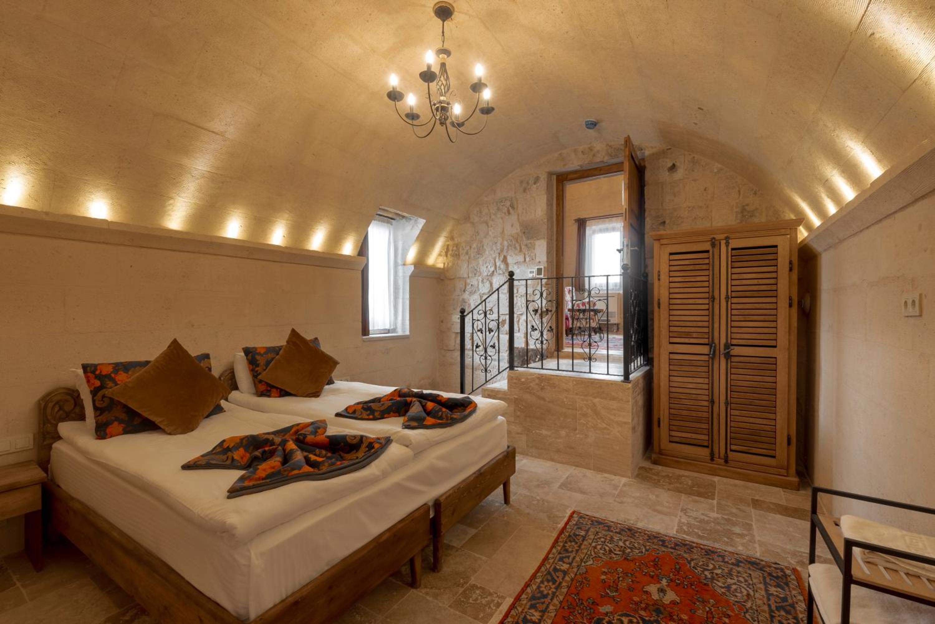 Deluxe Room - Photo 12
