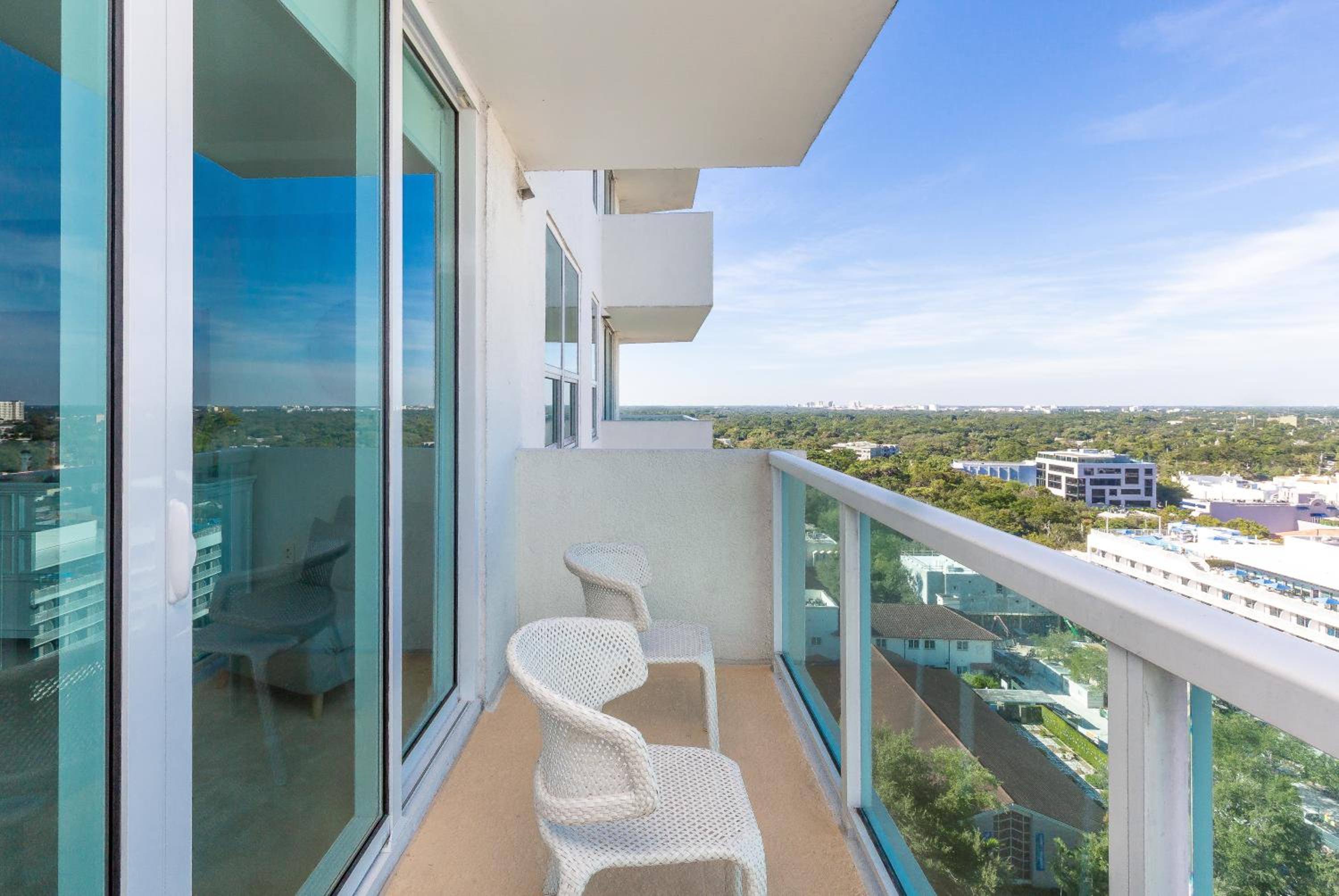 Studio With Balcony photo 2