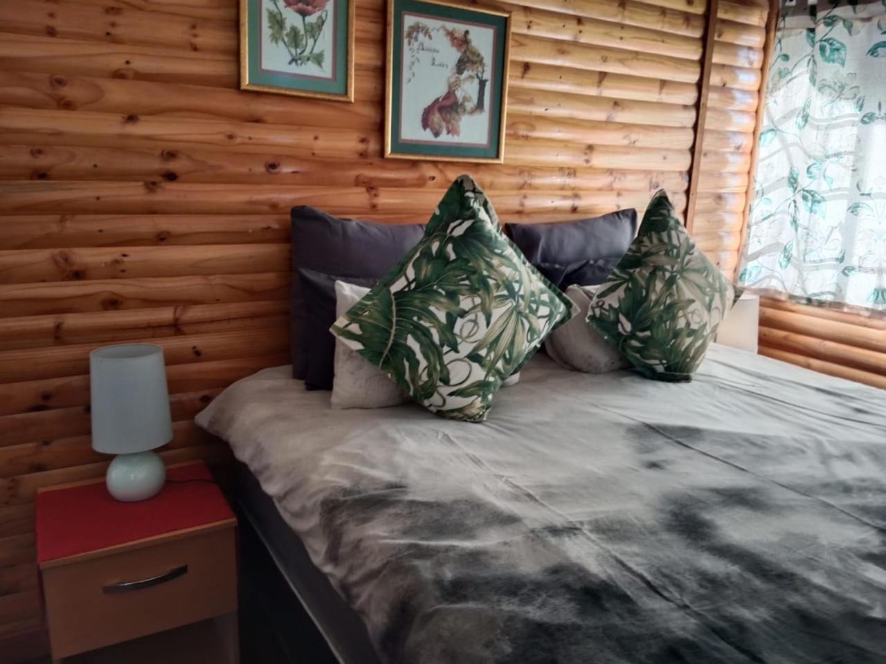 Oriole cottage photo 1