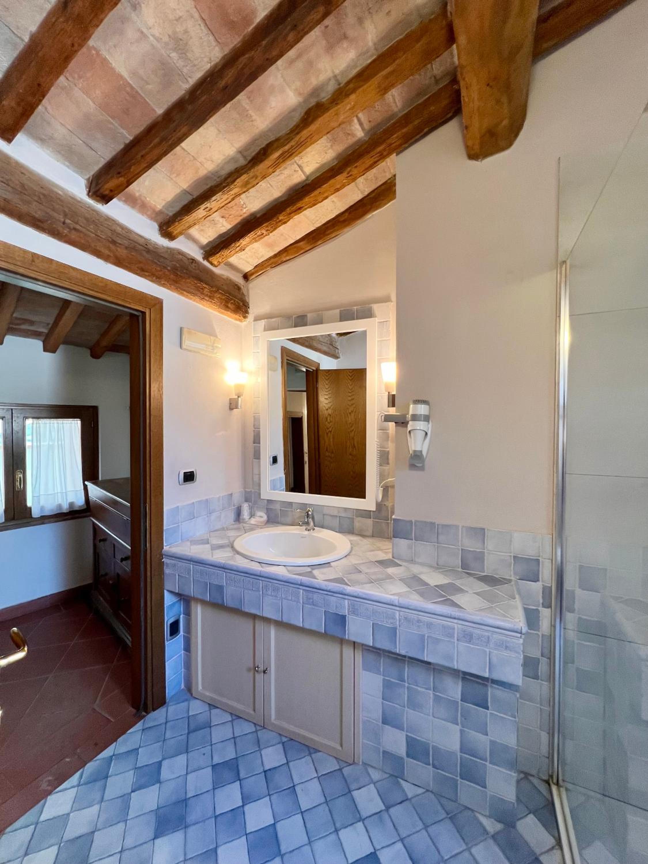 Quadruple Room - Photo 3