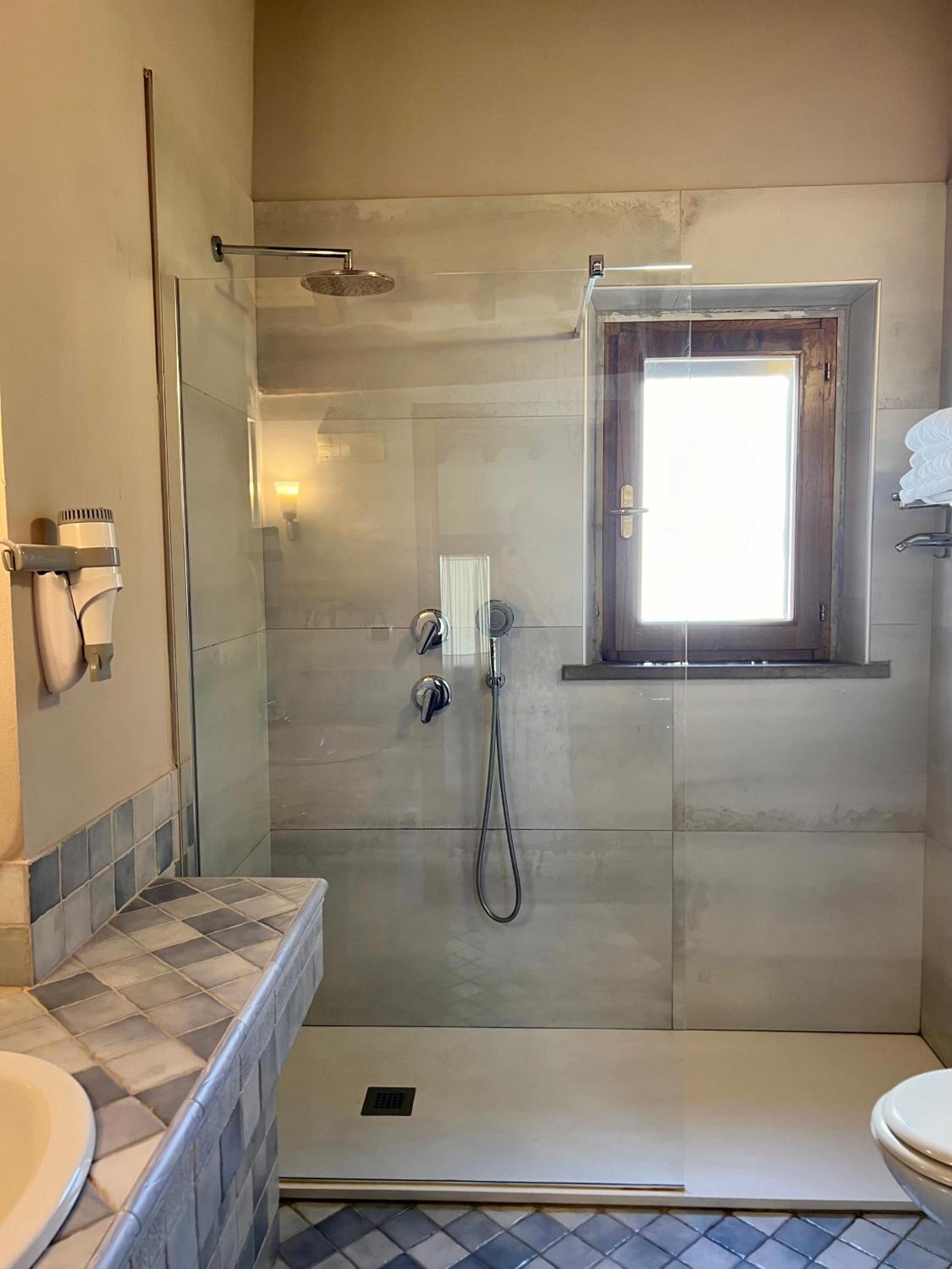 Quadruple Room - Photo 4