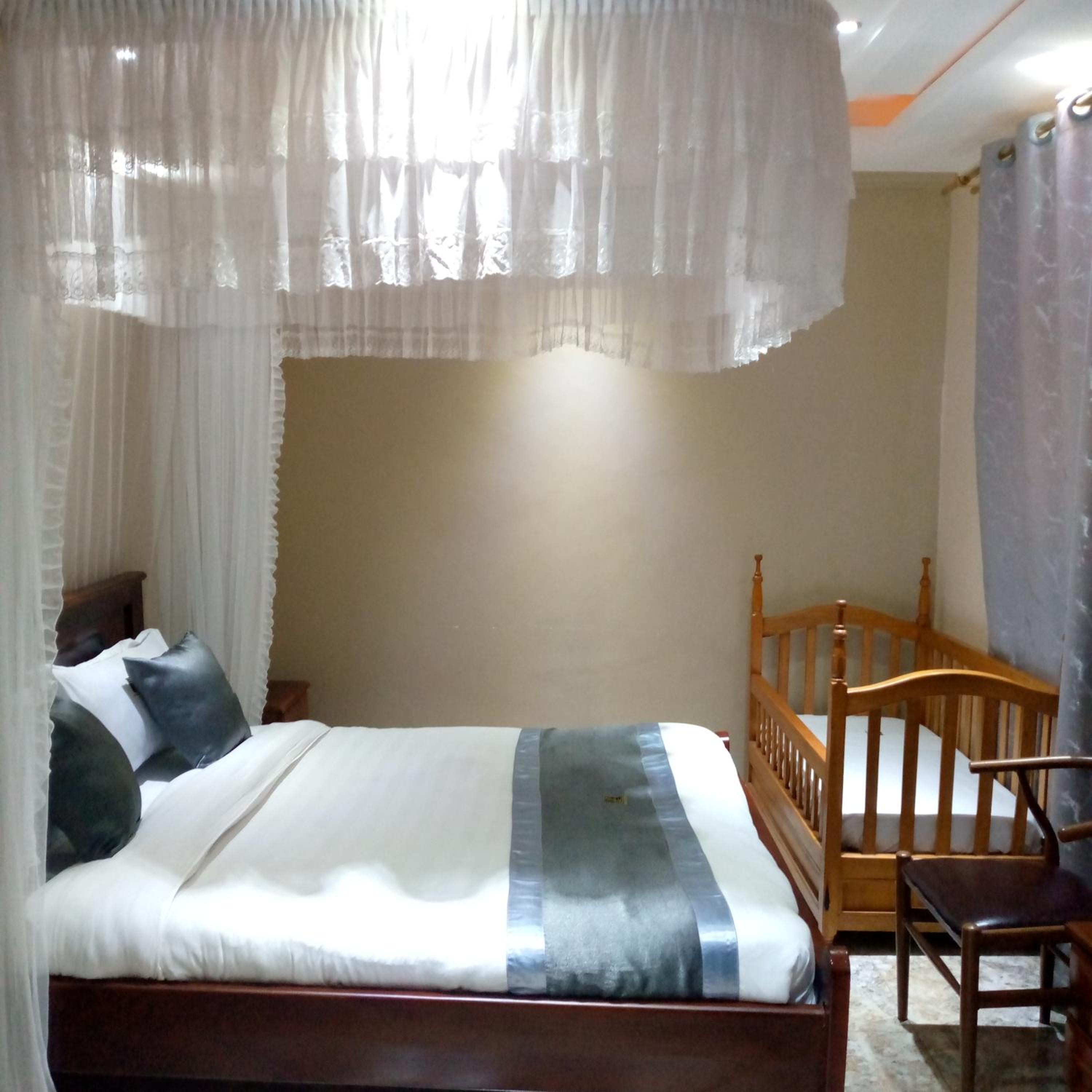 Single Room - Photo 6