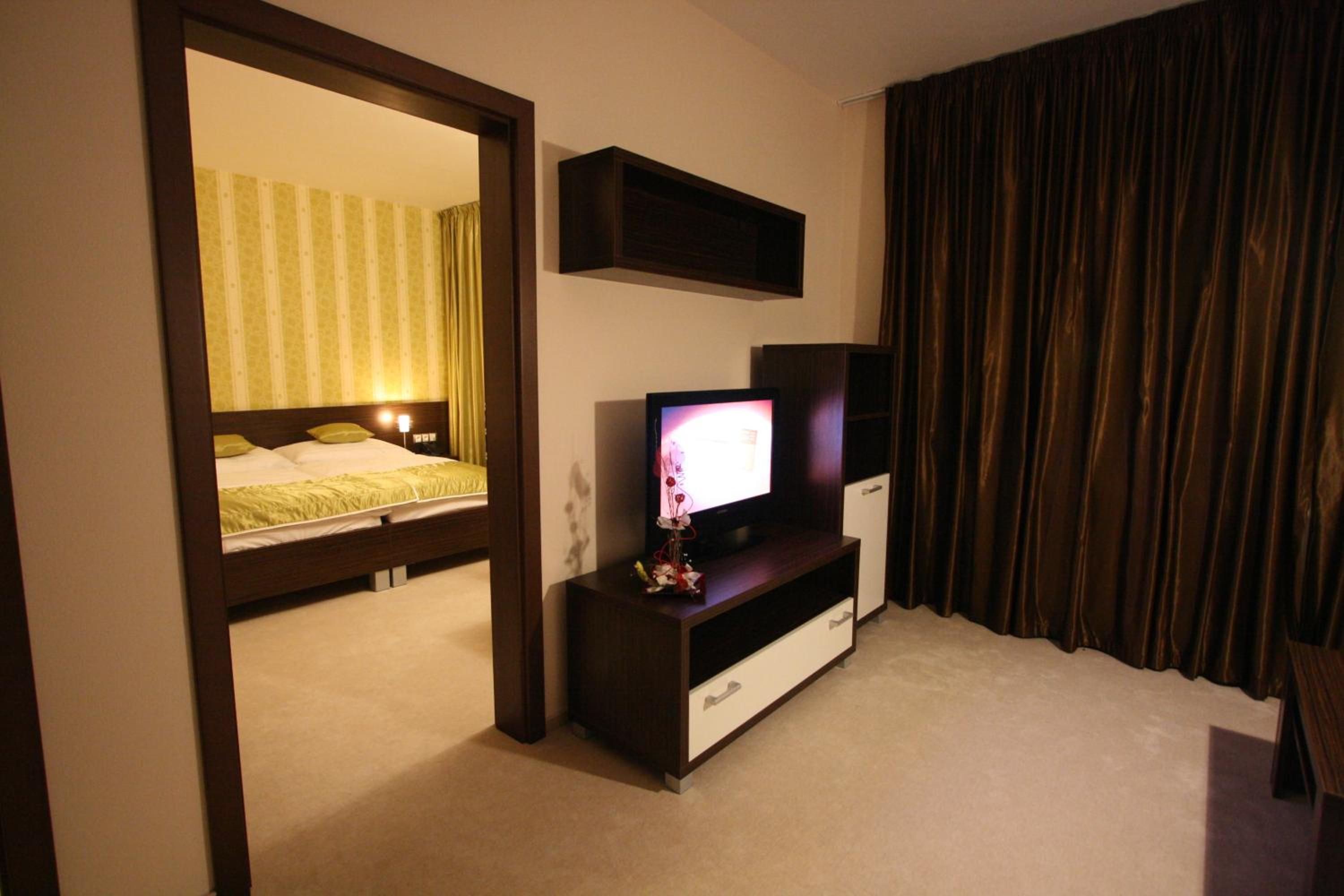 Suite (2 Adults) photo 1