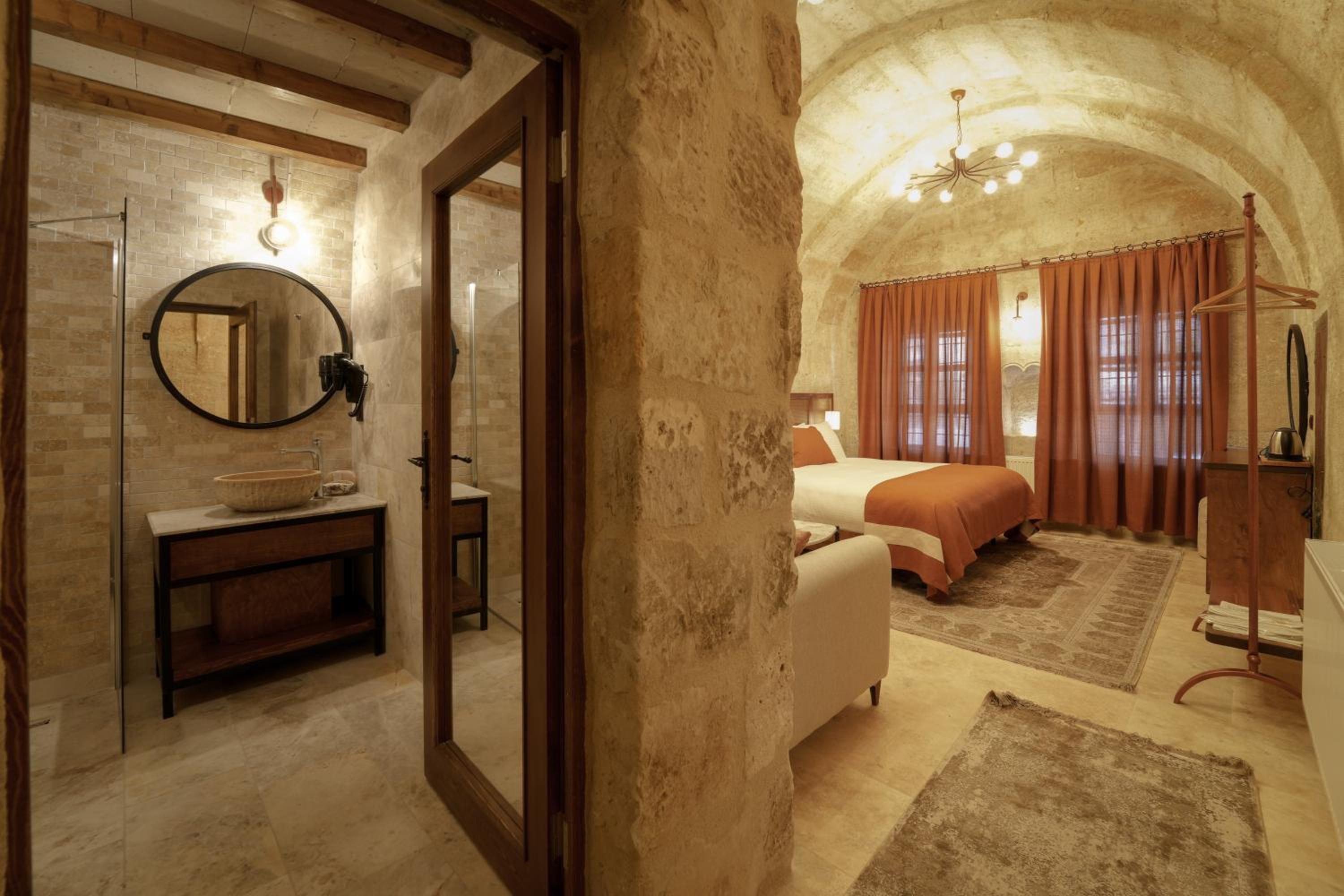 Deluxe Room - Photo 6