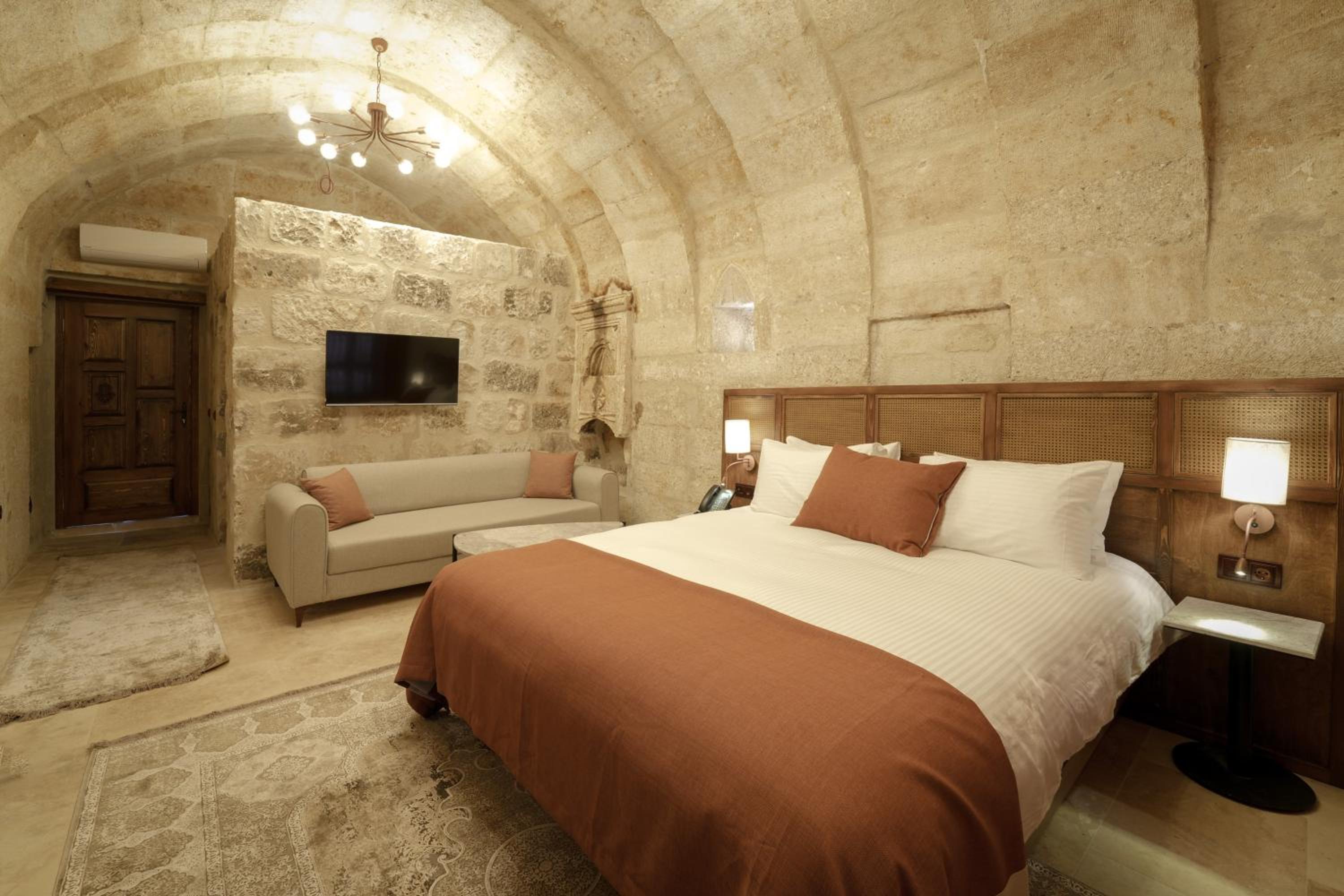 Deluxe Room - Photo 10
