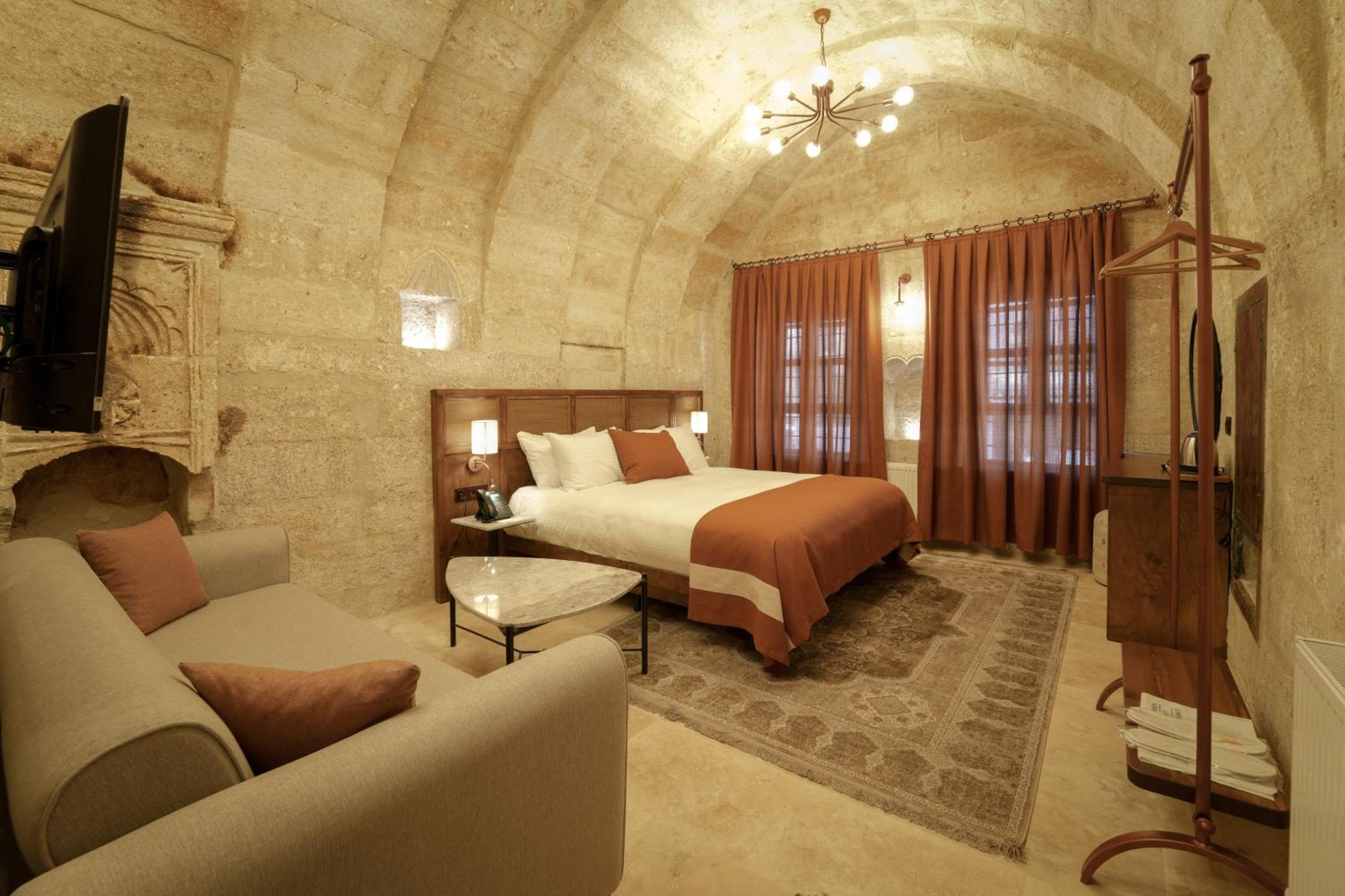 Deluxe Room - Photo 9