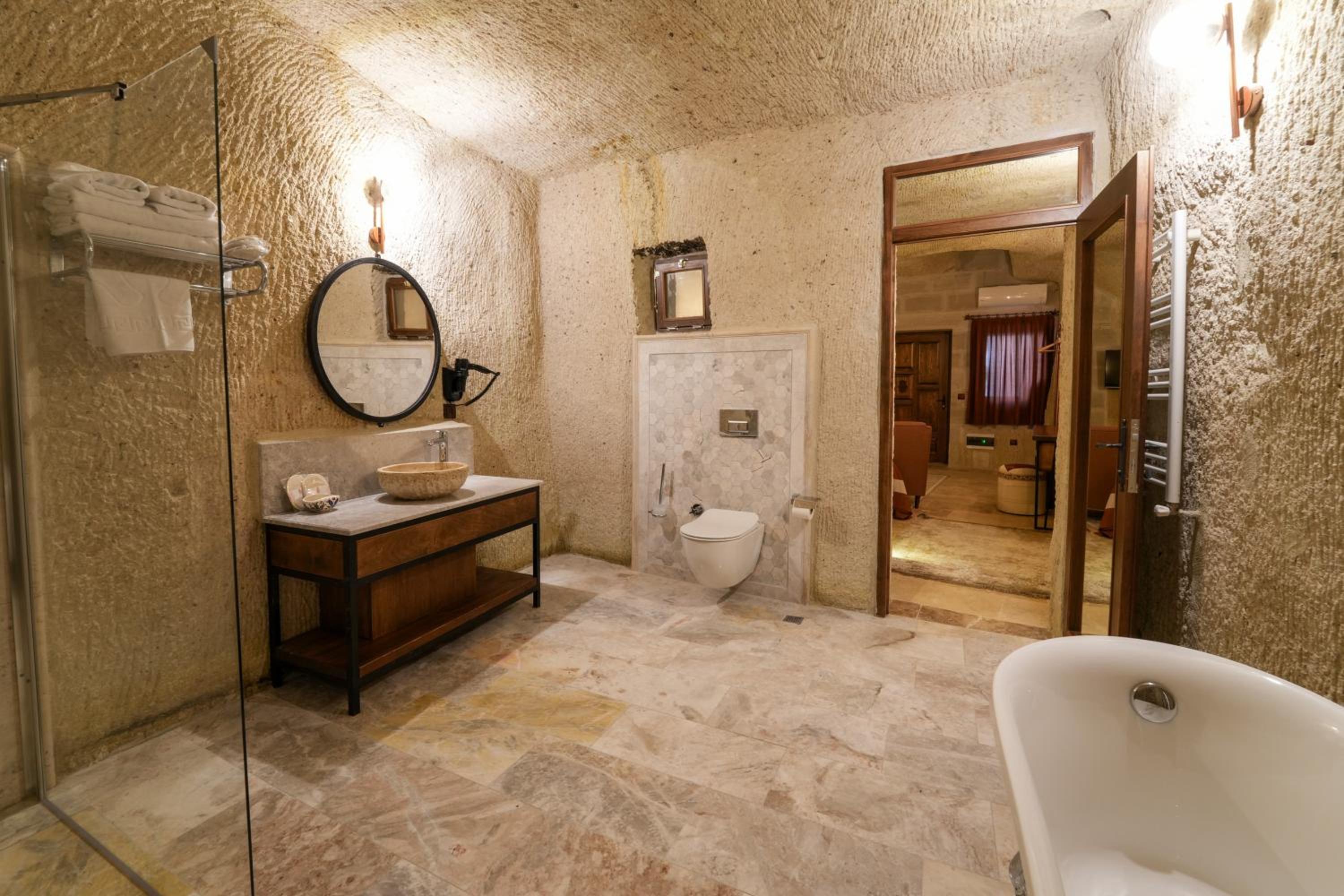 Deluxe Room - Photo 2