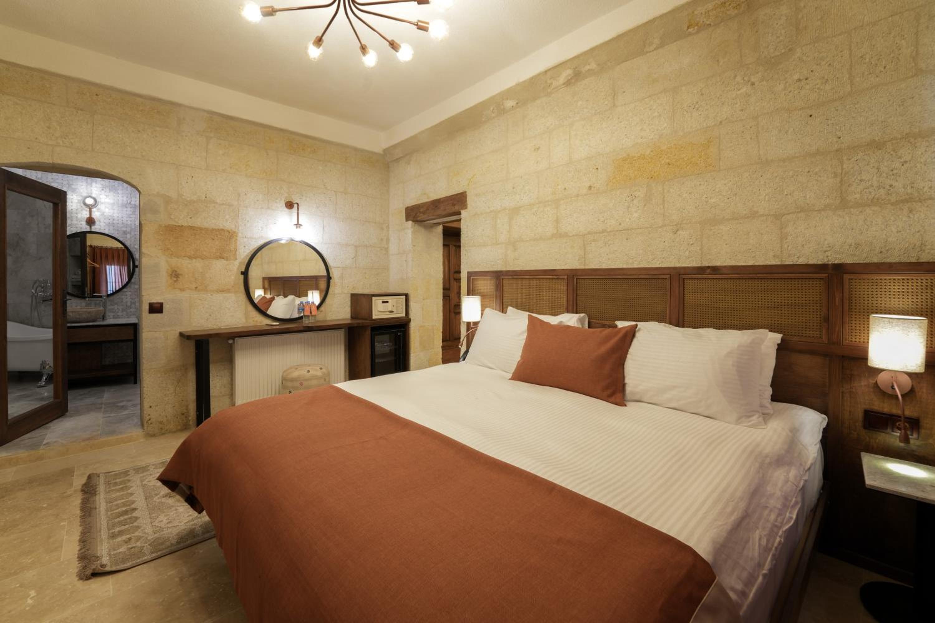 Suite - Photo 2