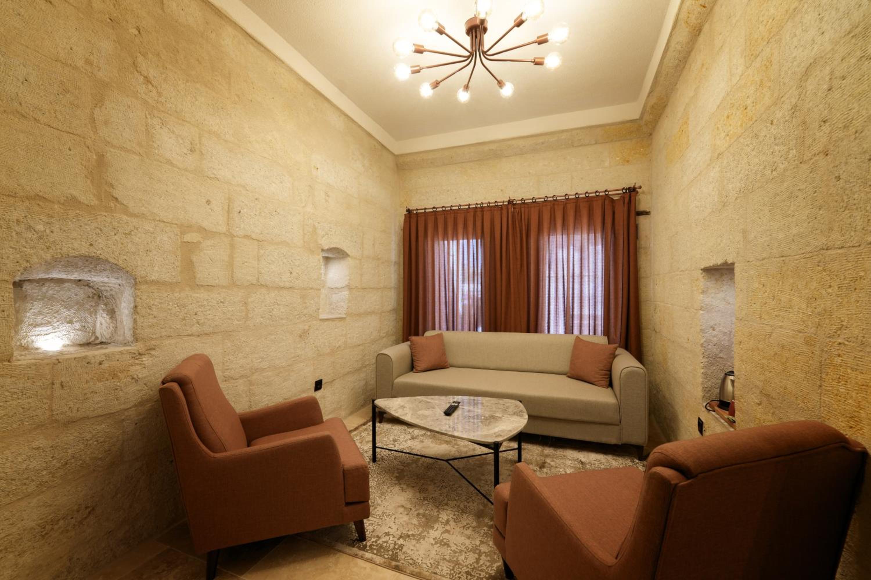 Suite - Photo 4