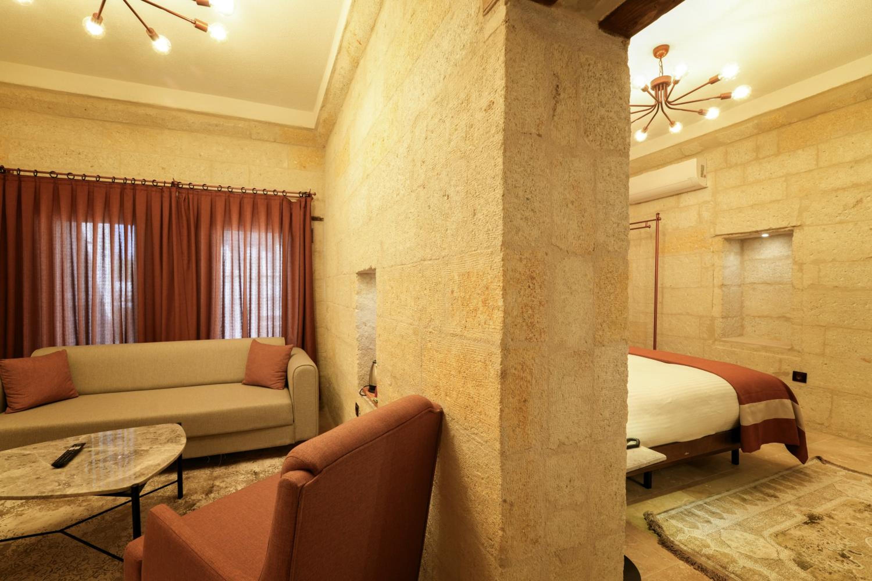 Suite - Photo 37