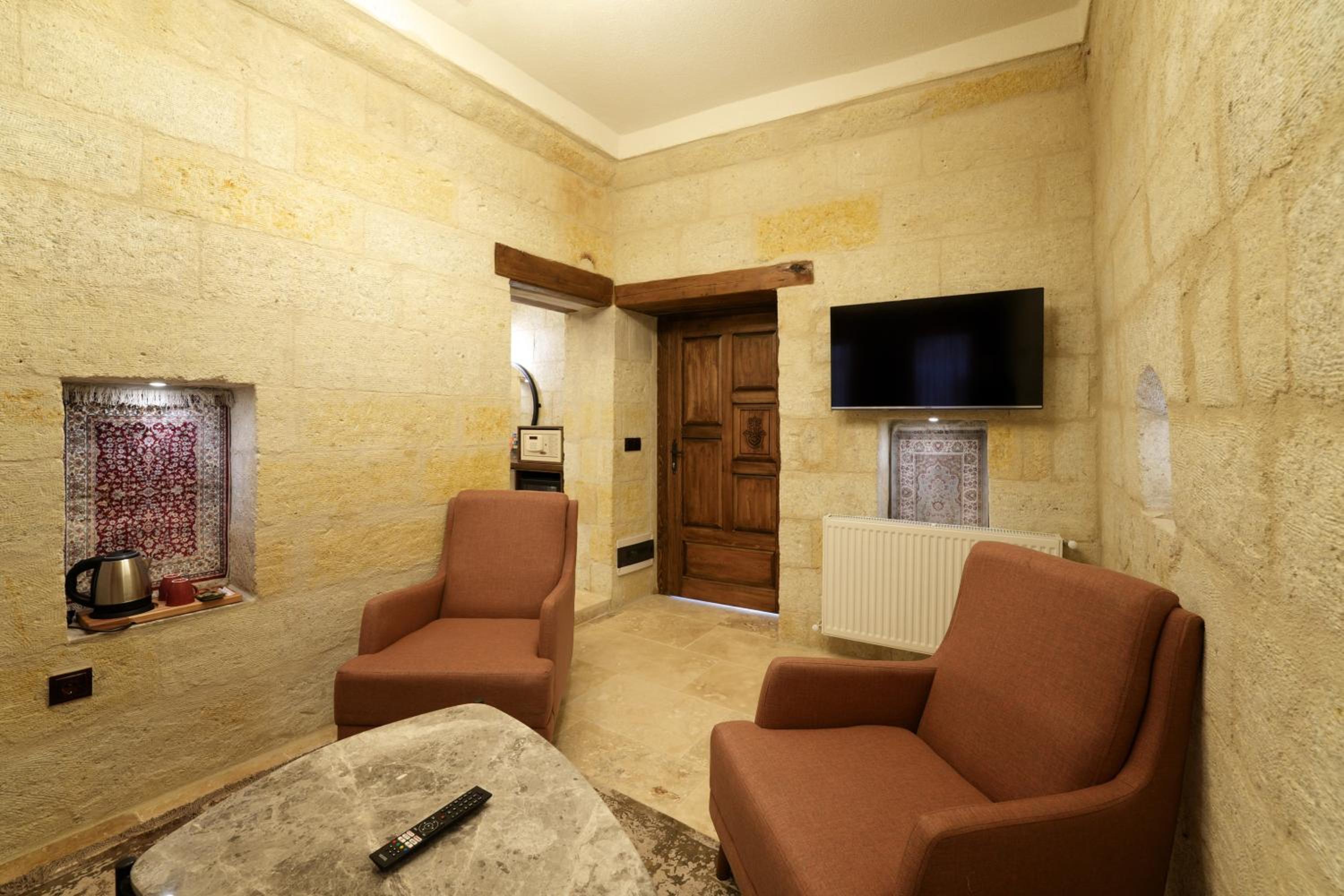 Suite - Photo 39