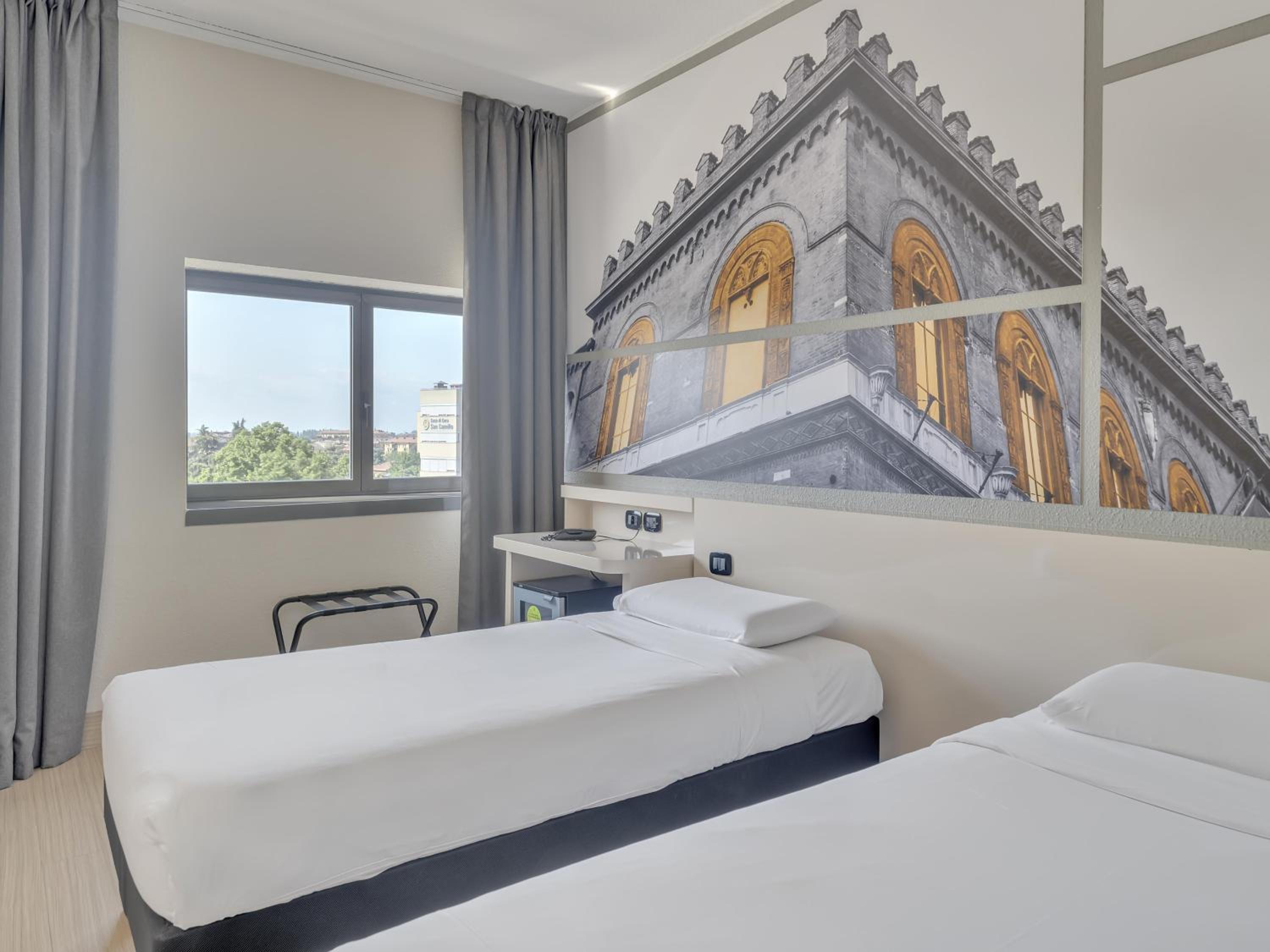 Standard Twin Room - Photo 3