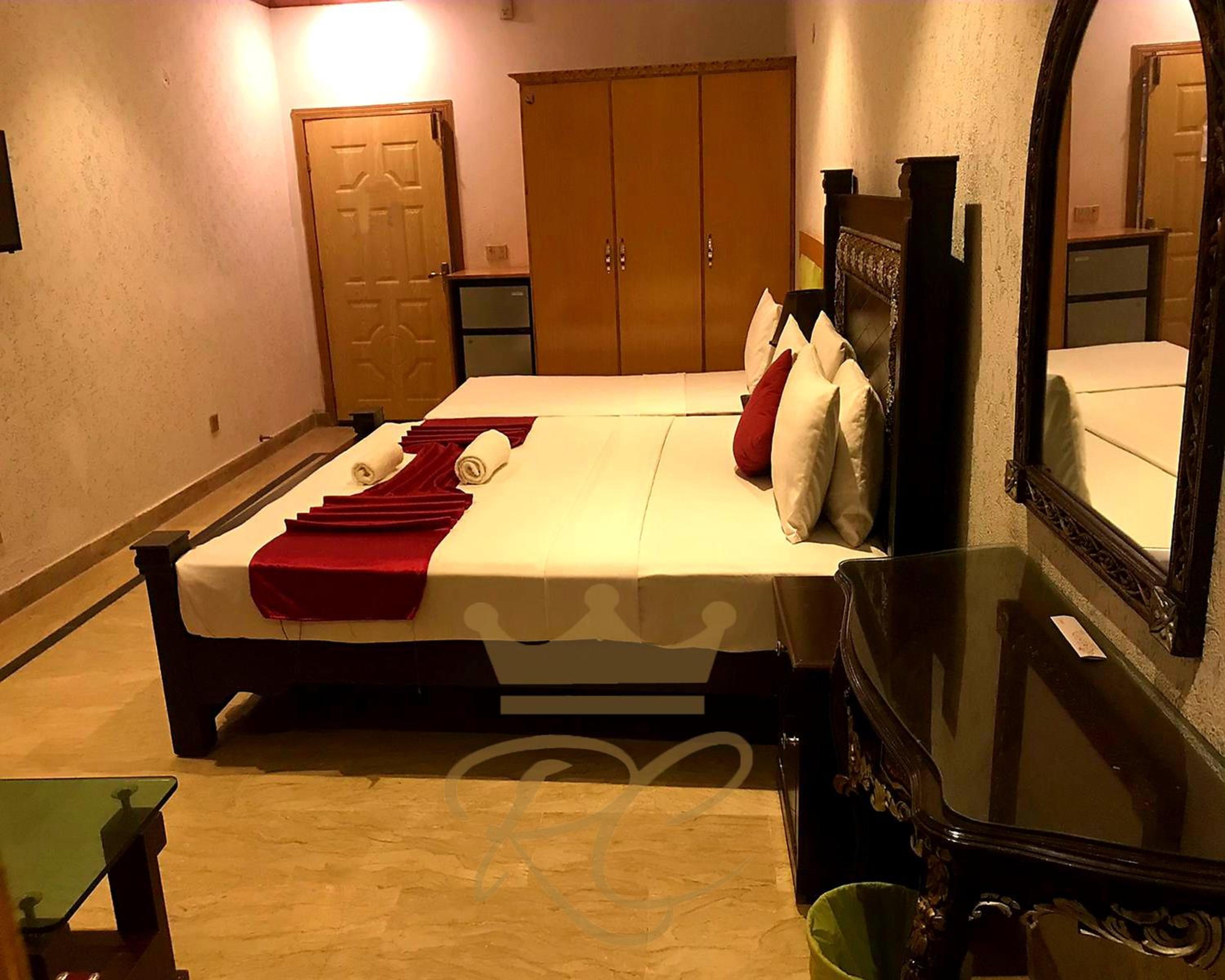 Deluxe Family Room